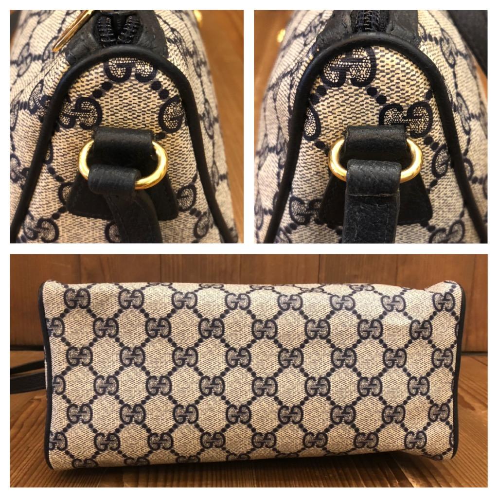 Vintage GUCCI Monogram Canvas Triangle Crossbody Bag Navy In Good Condition For Sale In Bangkok, TH