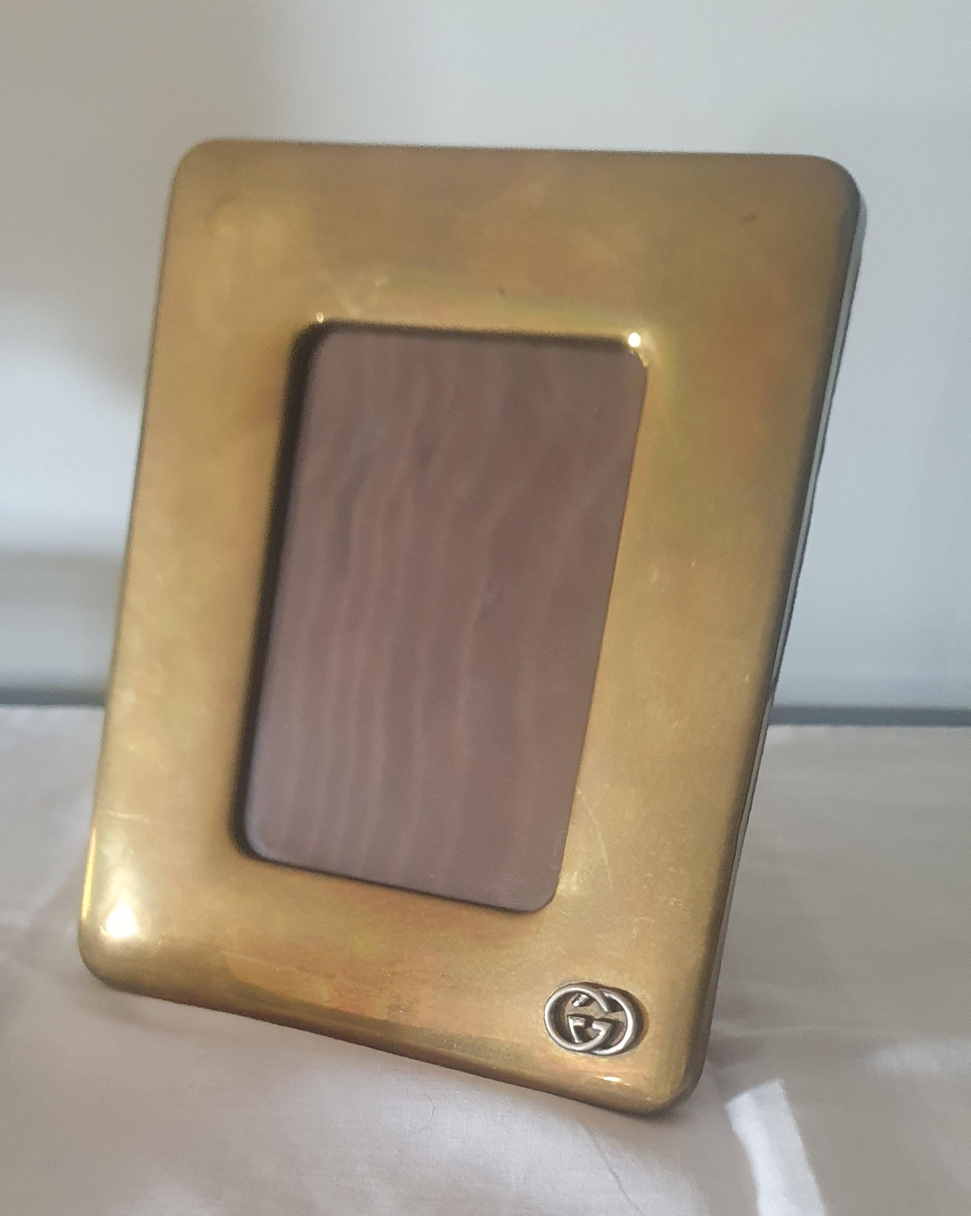Vintage GUCCI Photo Frame in Brass with Brown Velvet back and Silk Moiree Lining In Good Condition For Sale In London, GB