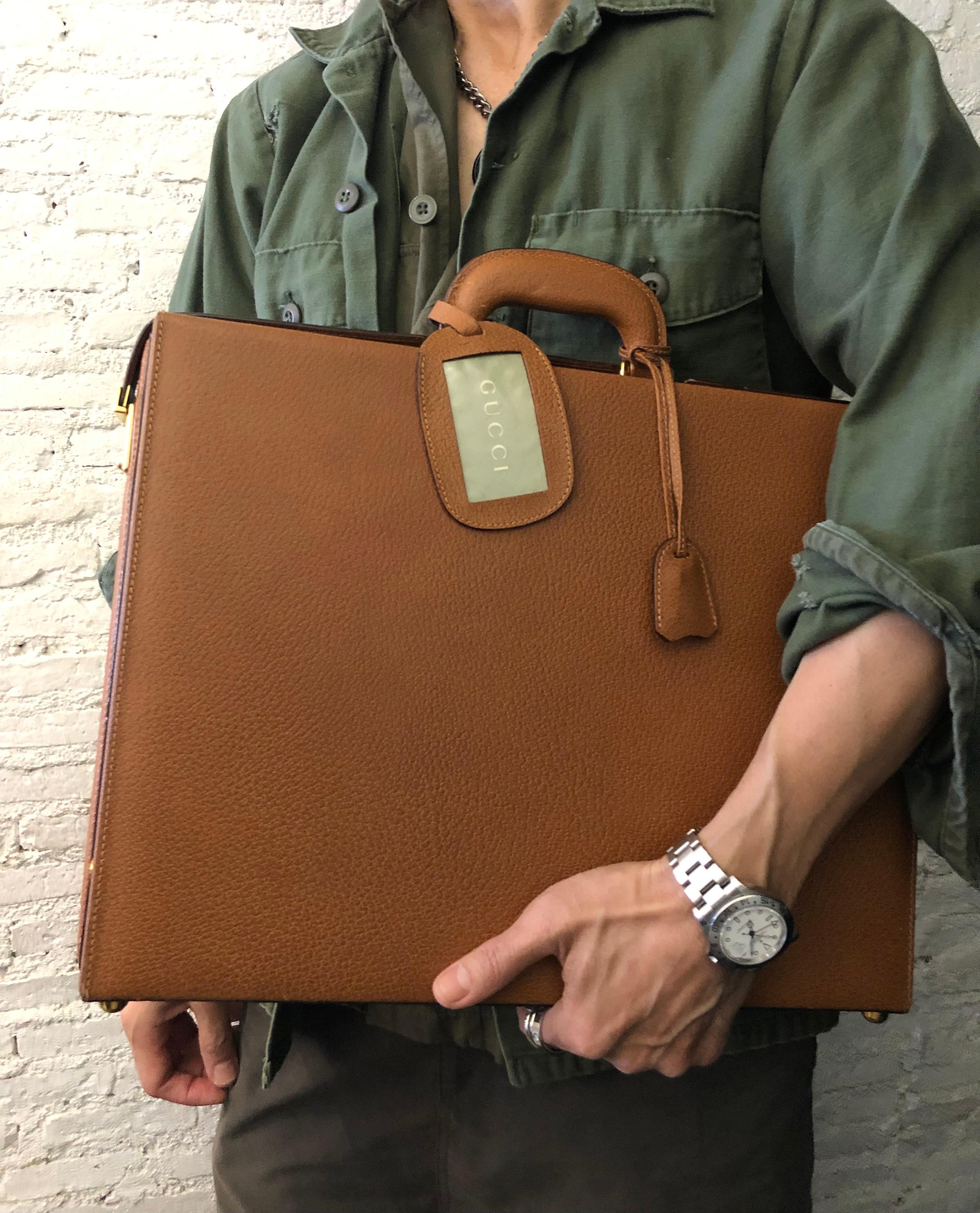 Women's or Men's Vintage GUCCI Leather Briefcase Trunk Attaché Bag Caramel Pigskin 