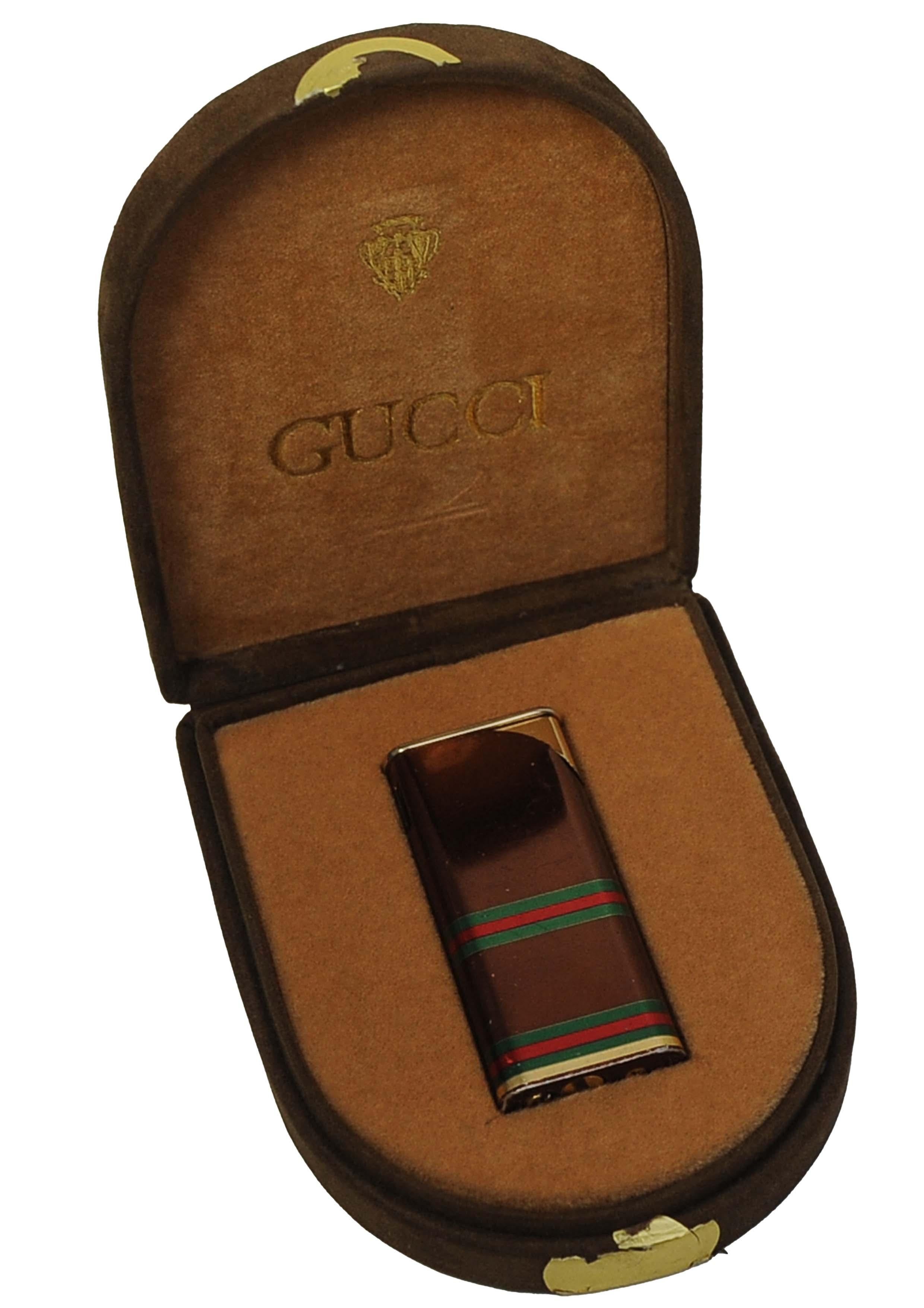 Mid-Century Modern Vintage Gucci Pocket Cigarette Lighter With The Ubiquitous Stripes In Gucci Box (Allume-cigarette de poche Gucci avec les rayures omniprésentes dans la boîte Gucci) en vente