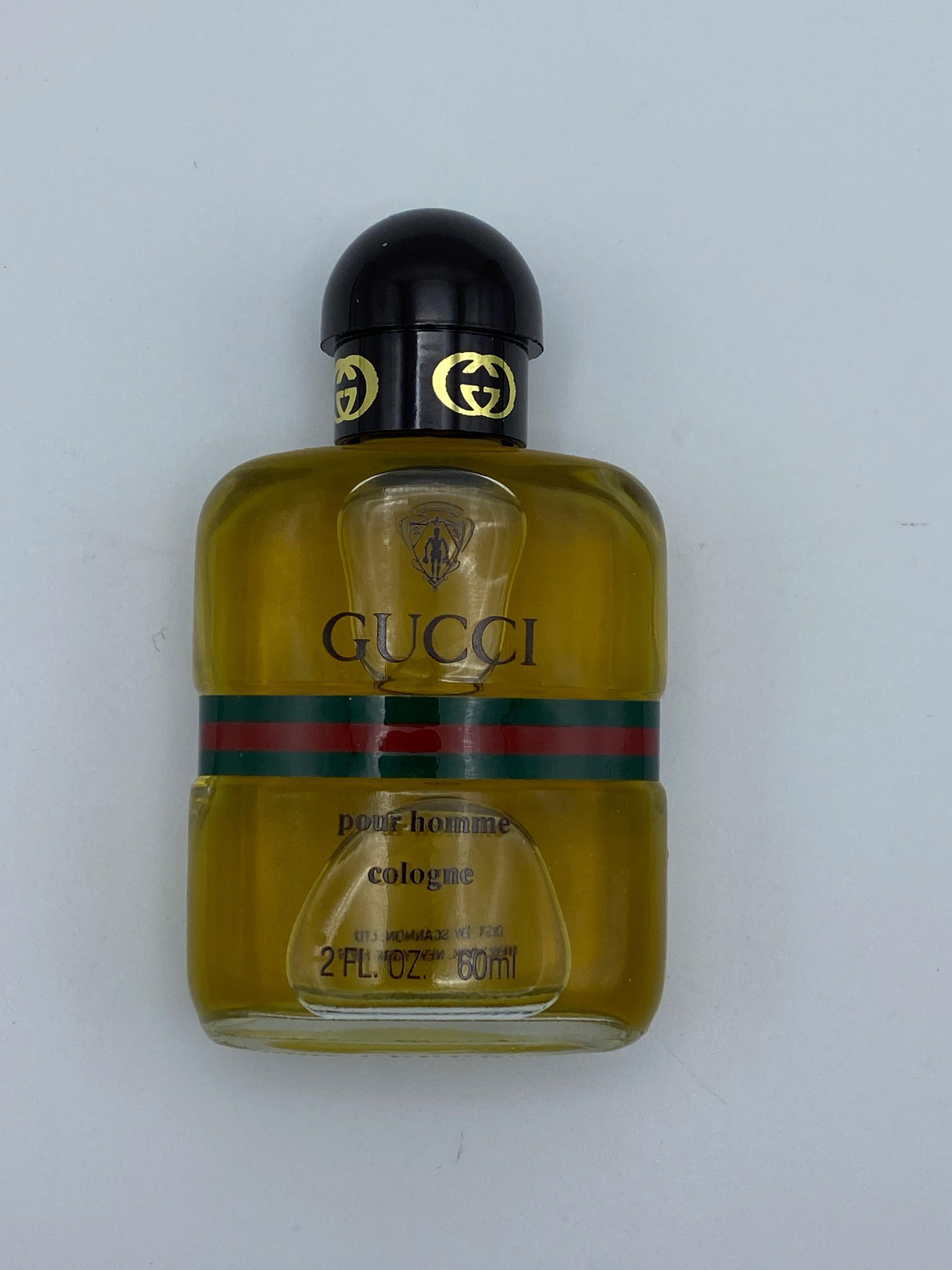 Product details:

The set comes with the original velvet Gucci box. The cologne is 60ml 2 FL. OZ.