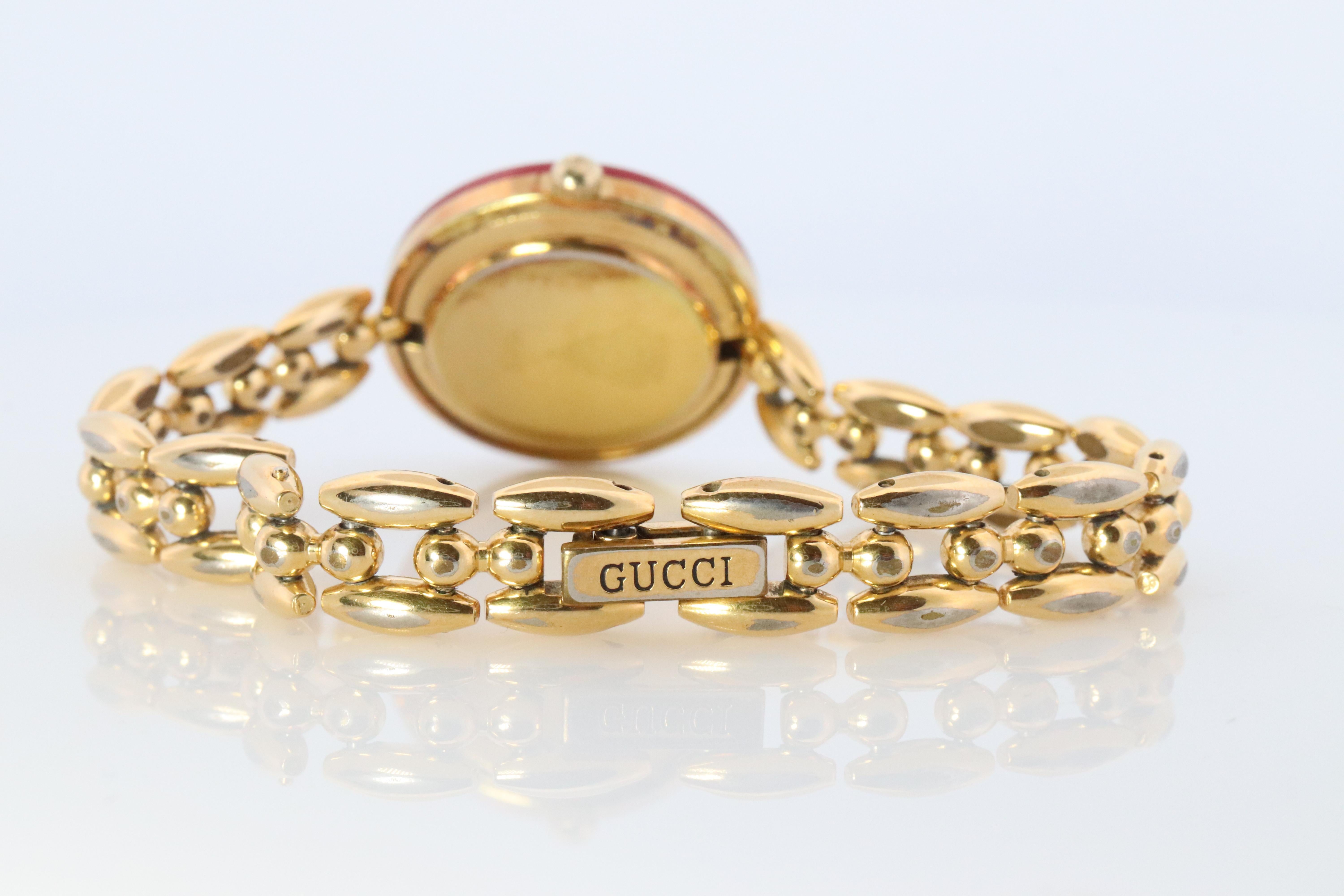 GUCCI Montre vintage à quartz 11/12. Montre-bracelet Gucci BEZEL en or pour femmes Pour femmes en vente