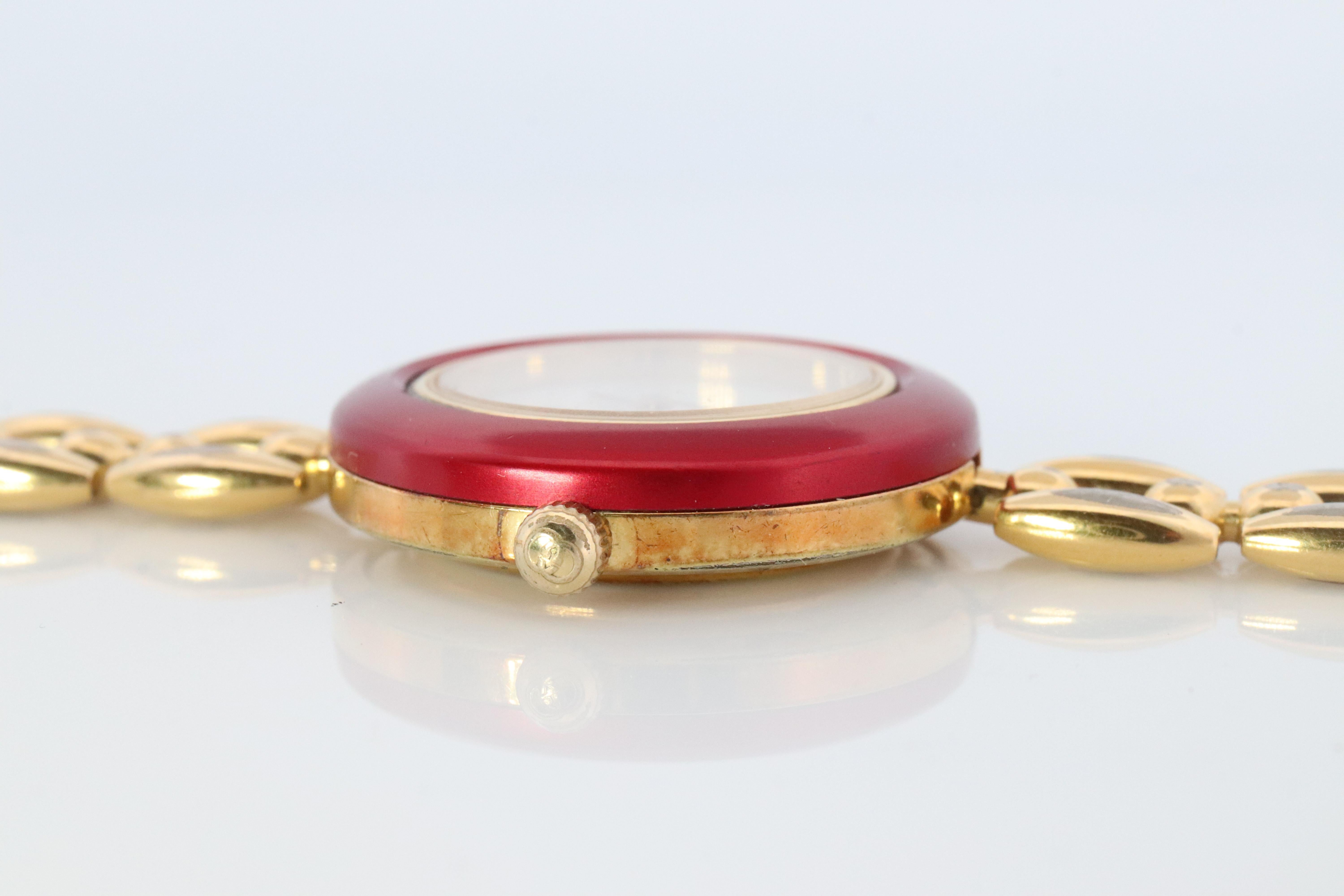 GUCCI Montre vintage à quartz 11/12. Montre-bracelet Gucci BEZEL en or pour femmes en vente 3