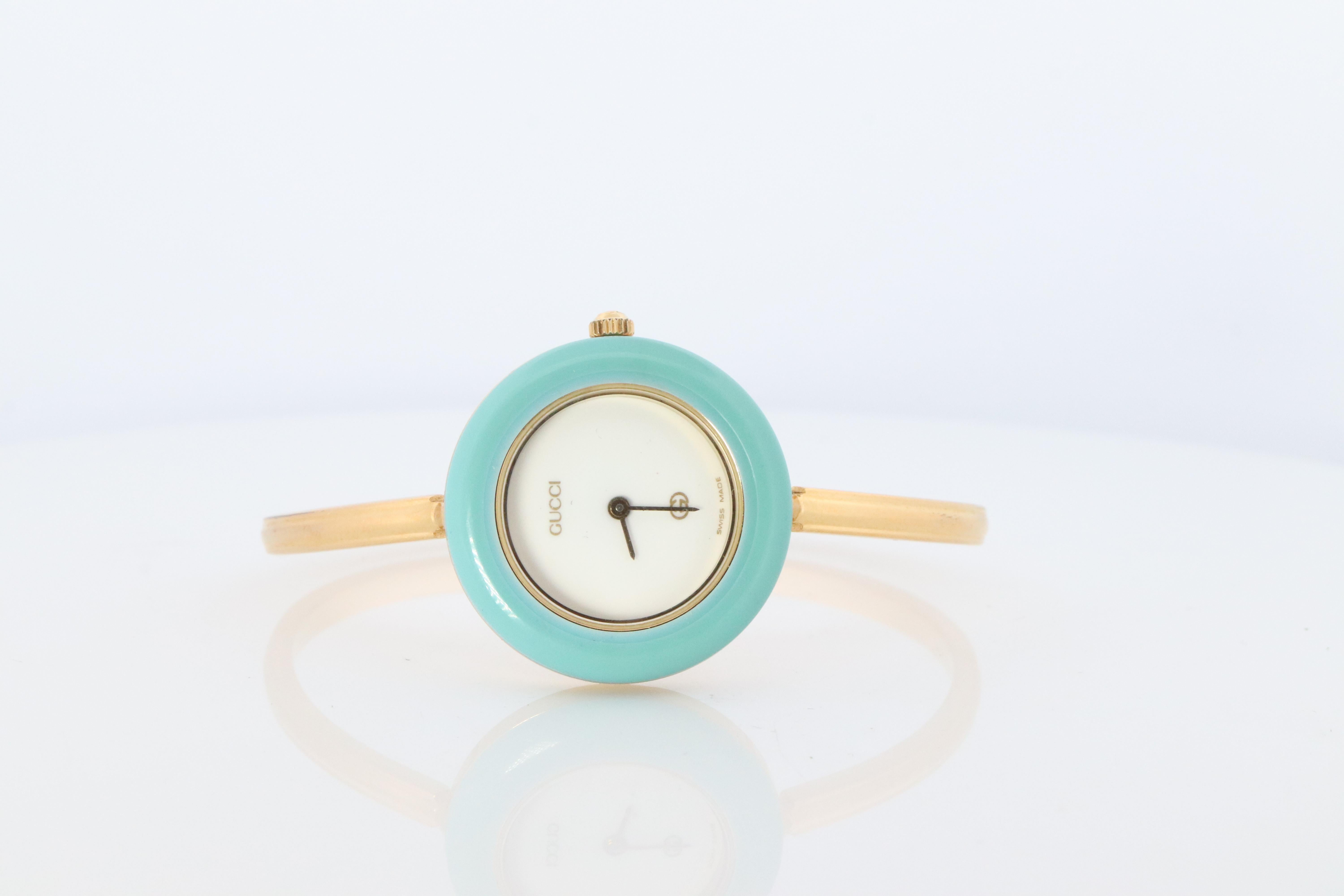 Vintage GUCCI Quartz 11/12  Watch. Gucci Ladies Bangle Interchange Bezel watch In Good Condition In Port Charlotte, FL