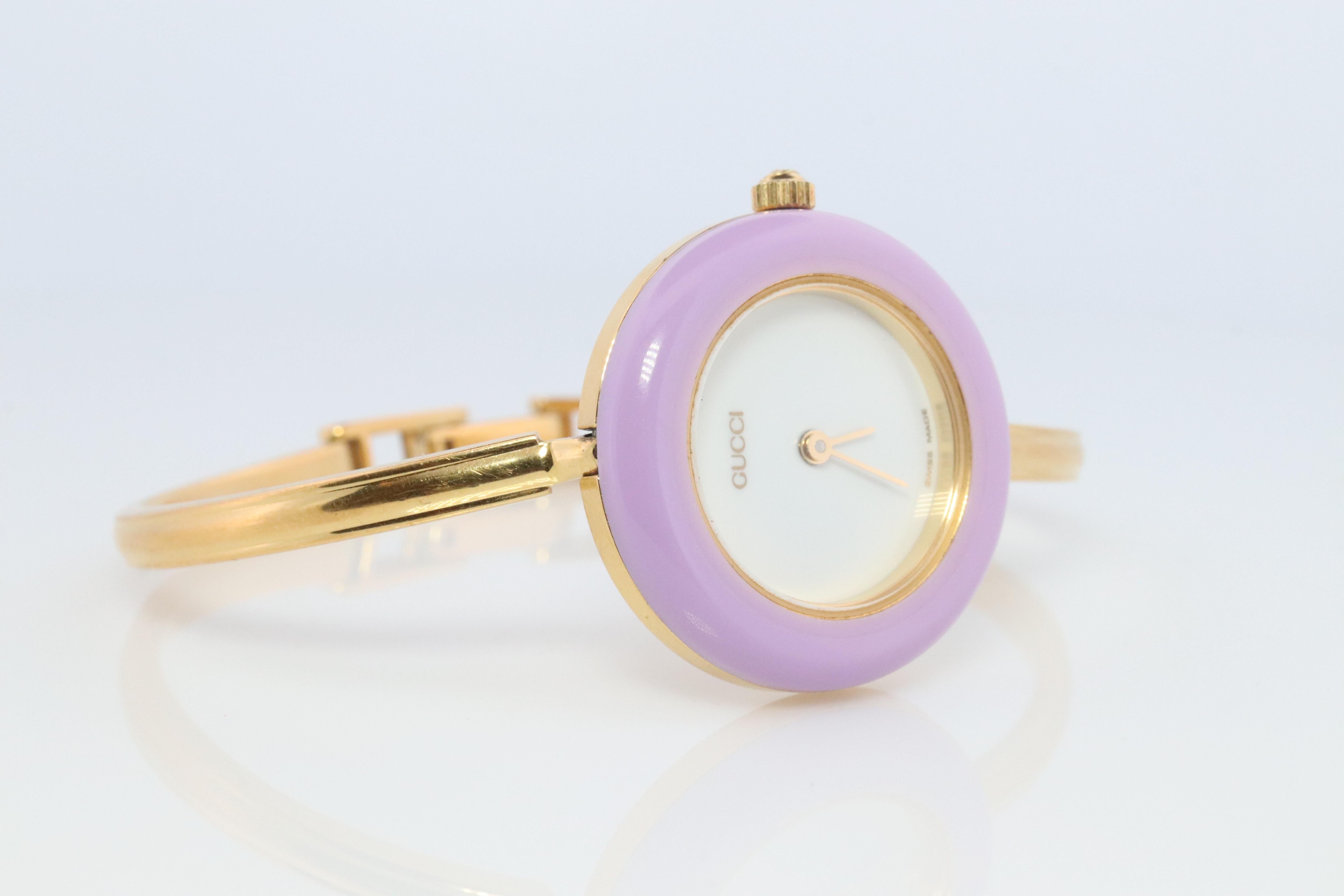 Vintage GUCCI Quartz 11/12.2  Watch. Gucci Ladies Bangle Interchange Bezel watch In Good Condition In Port Charlotte, FL