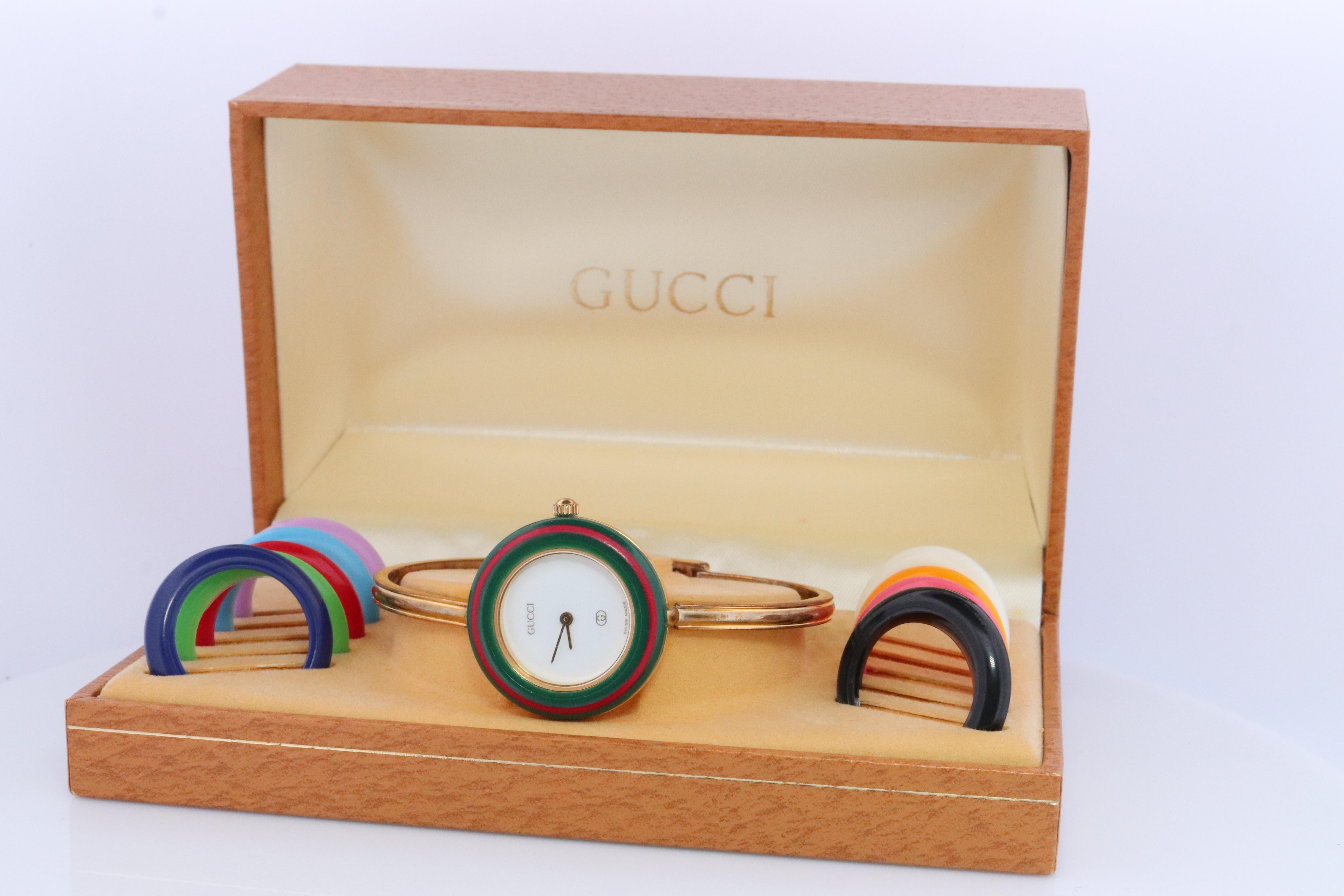 Vintage GUCCI Quarz 1100L Uhr Zeitmesser. Gucci Damenarmbanduhr mit Box (Moderne)