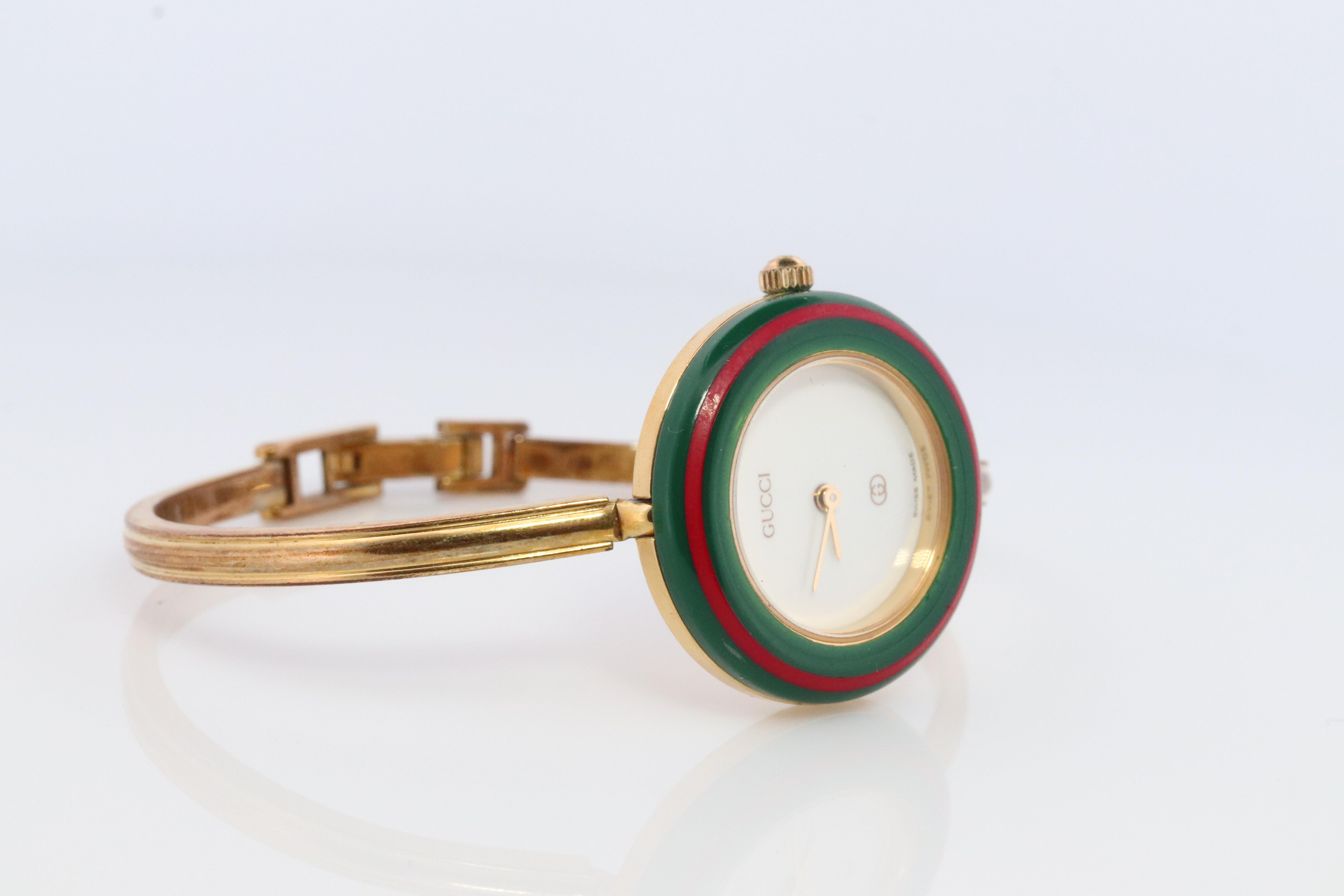 Vintage GUCCI Quarz 1100L Uhr Zeitmesser. Gucci Damenarmbanduhr mit Box im Zustand „Gut“ in Port Charlotte, FL