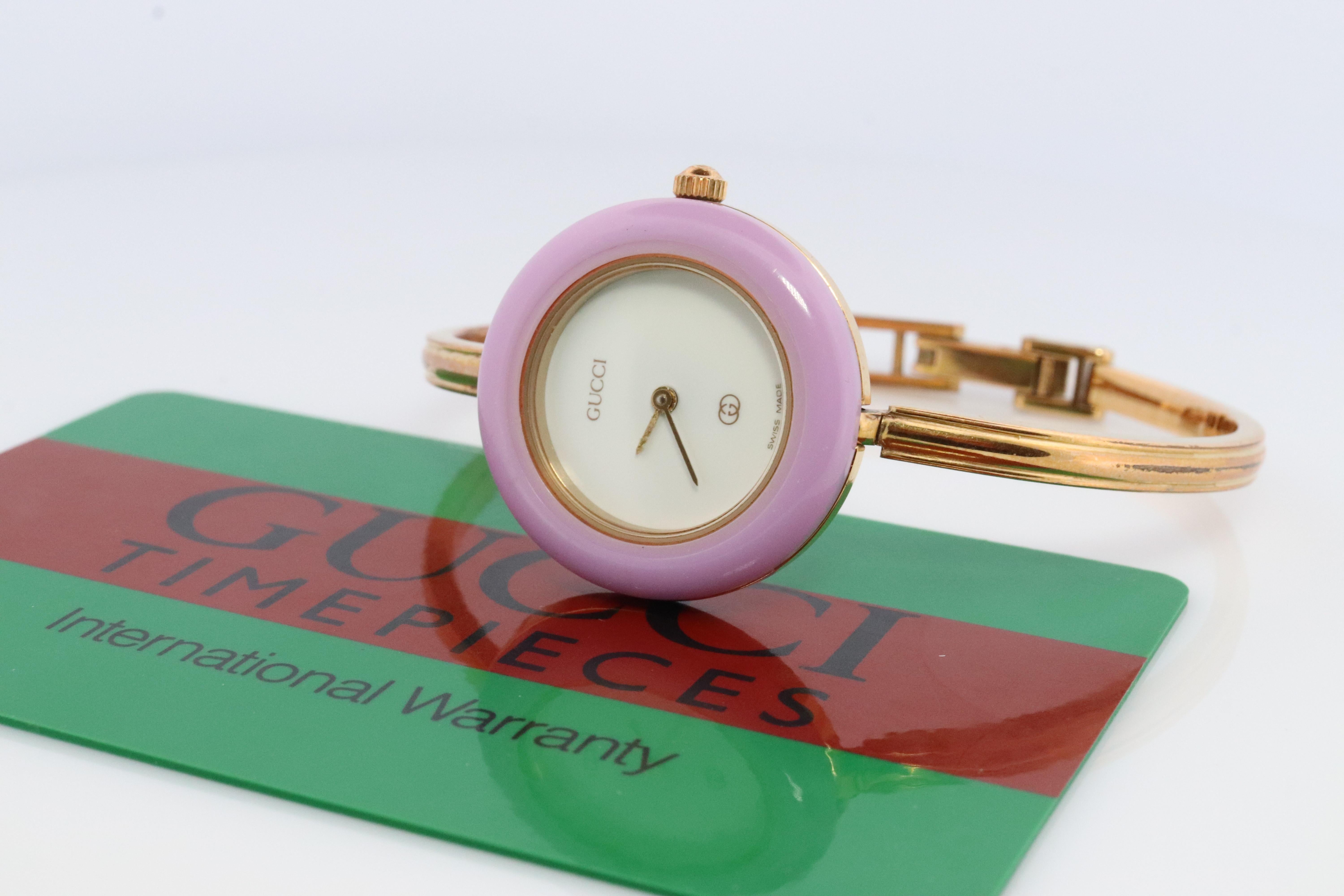 Vintage GUCCI Quartz 1100L Watch Timepiece. Gucci Ladies Bangle watch with BOX In Good Condition In Port Charlotte, FL