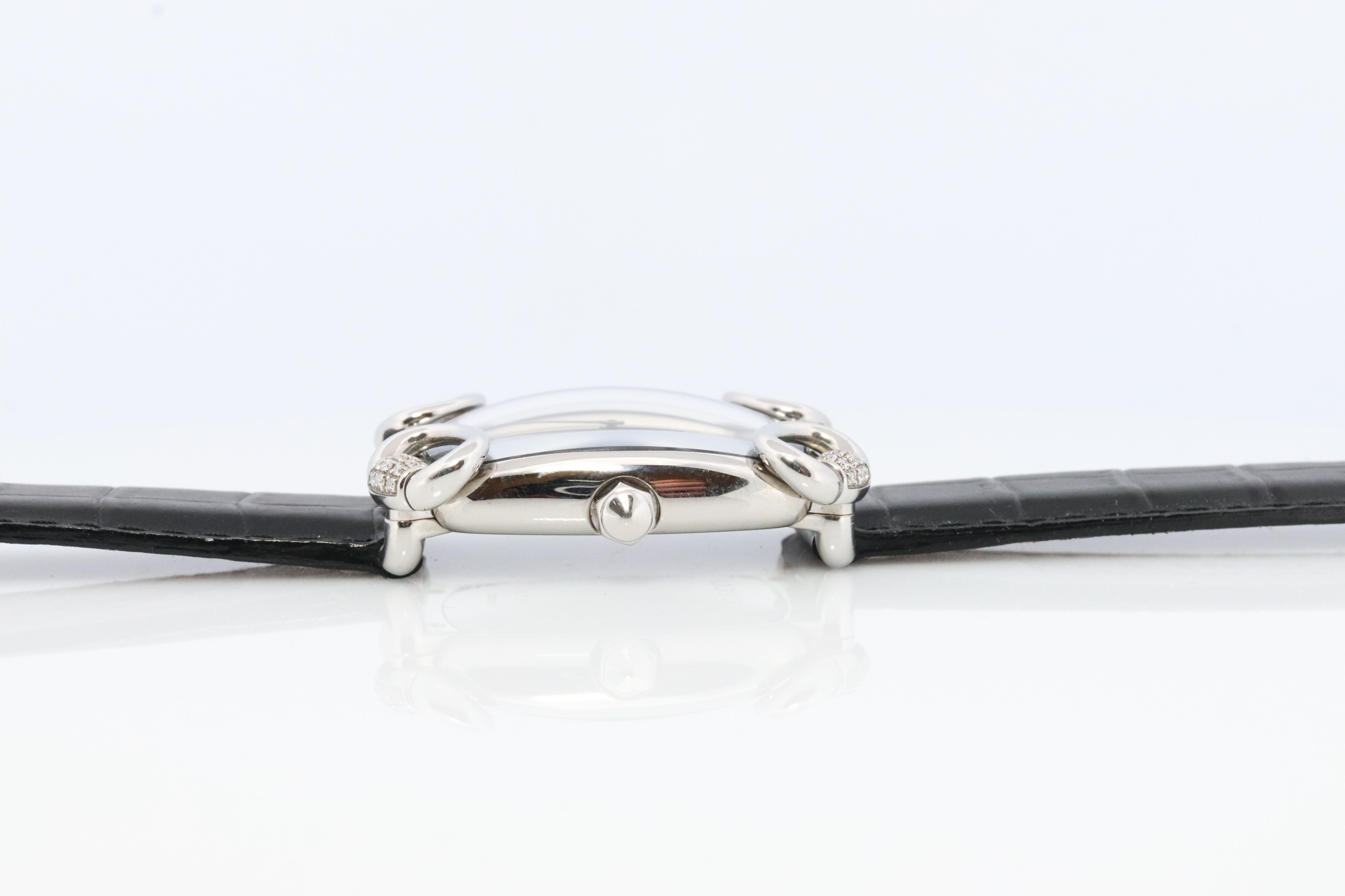 Round Cut Vintage GUCCI Quartz 117.5 Watch. Gucci Diamond Horsebit Ladies. Box and Papers For Sale