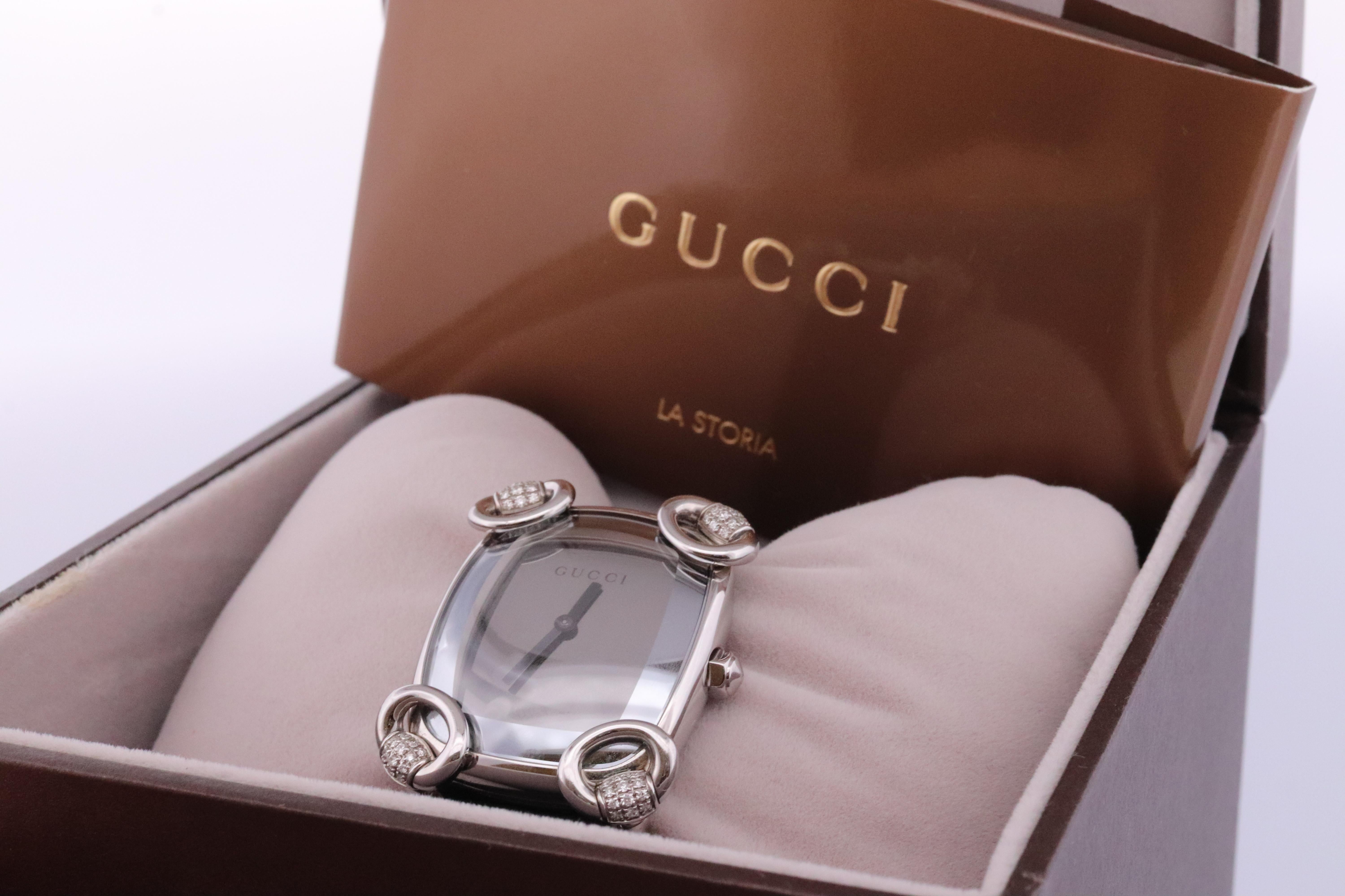 Vintage GUCCI Quartz 117.5 Watch. Gucci Diamond Horsebit Ladies. Box and Papers In Good Condition For Sale In Port Charlotte, FL