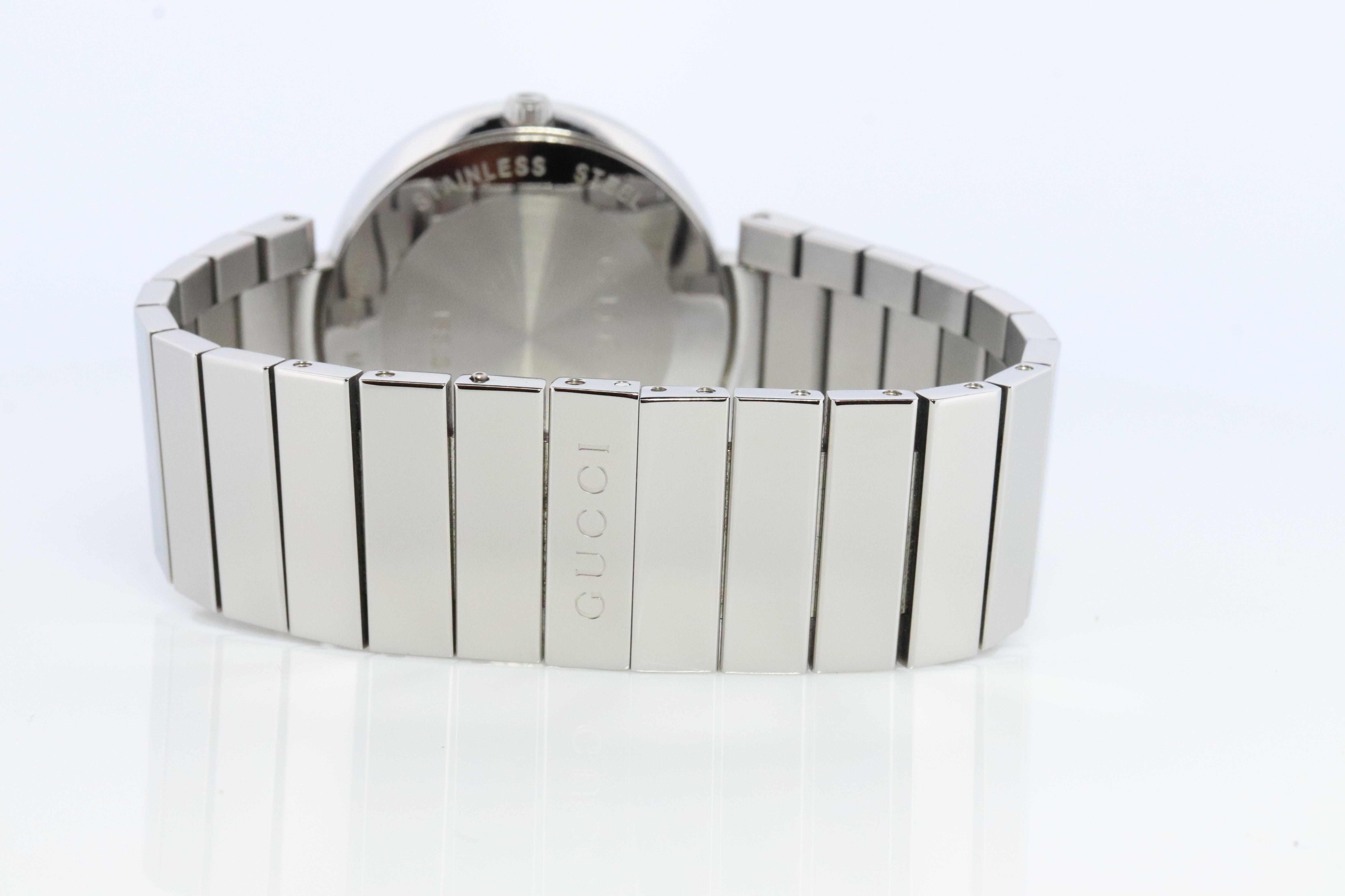 Modern Vintage GUCCI Quartz 133.3 Watch. Gucci Interlocking Ladies. Box and Papers