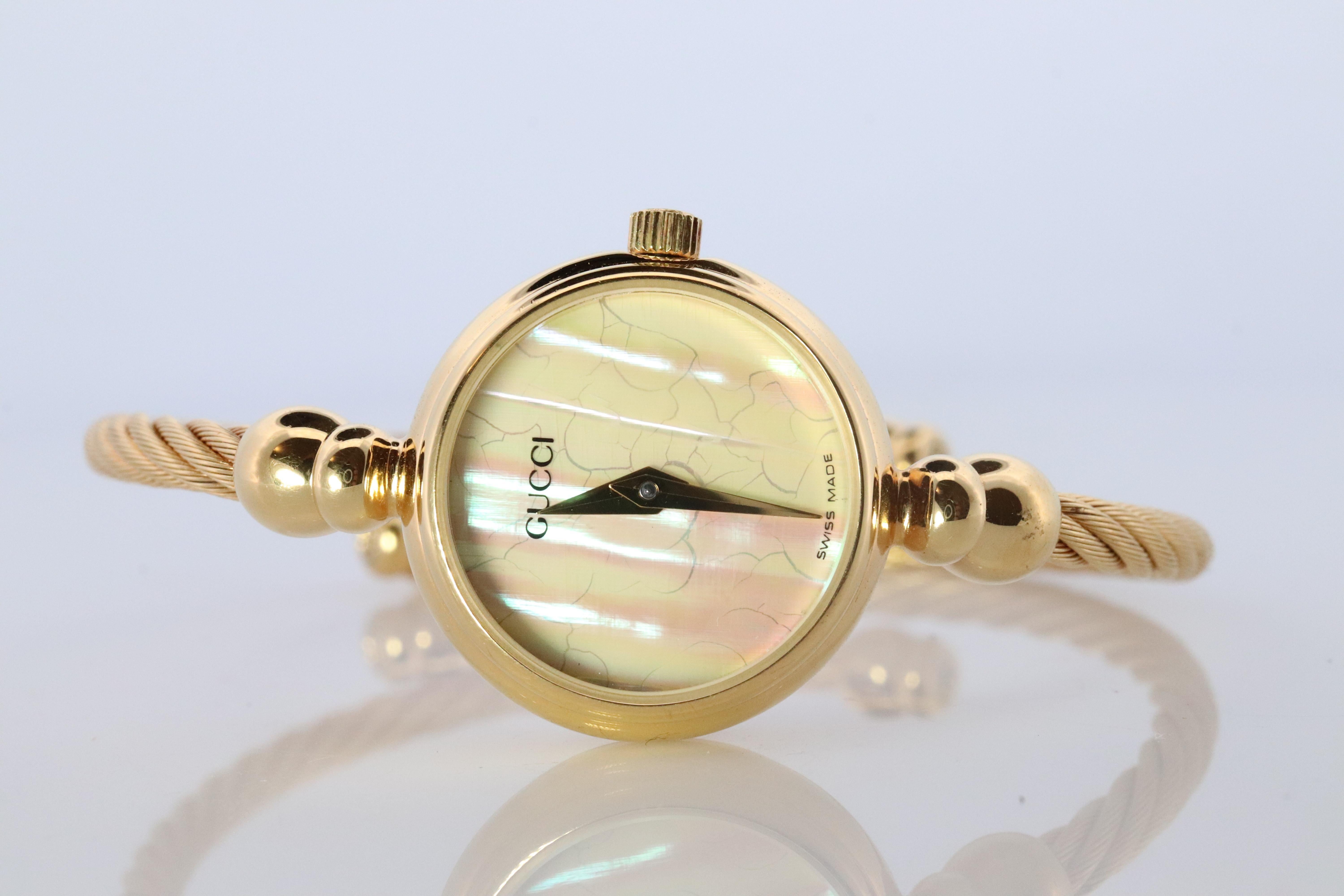 Modern Vintage GUCCI Quartz 2700.2.L  Watch. Gucci Ladies Bangle Gold Tone Dial. For Sale