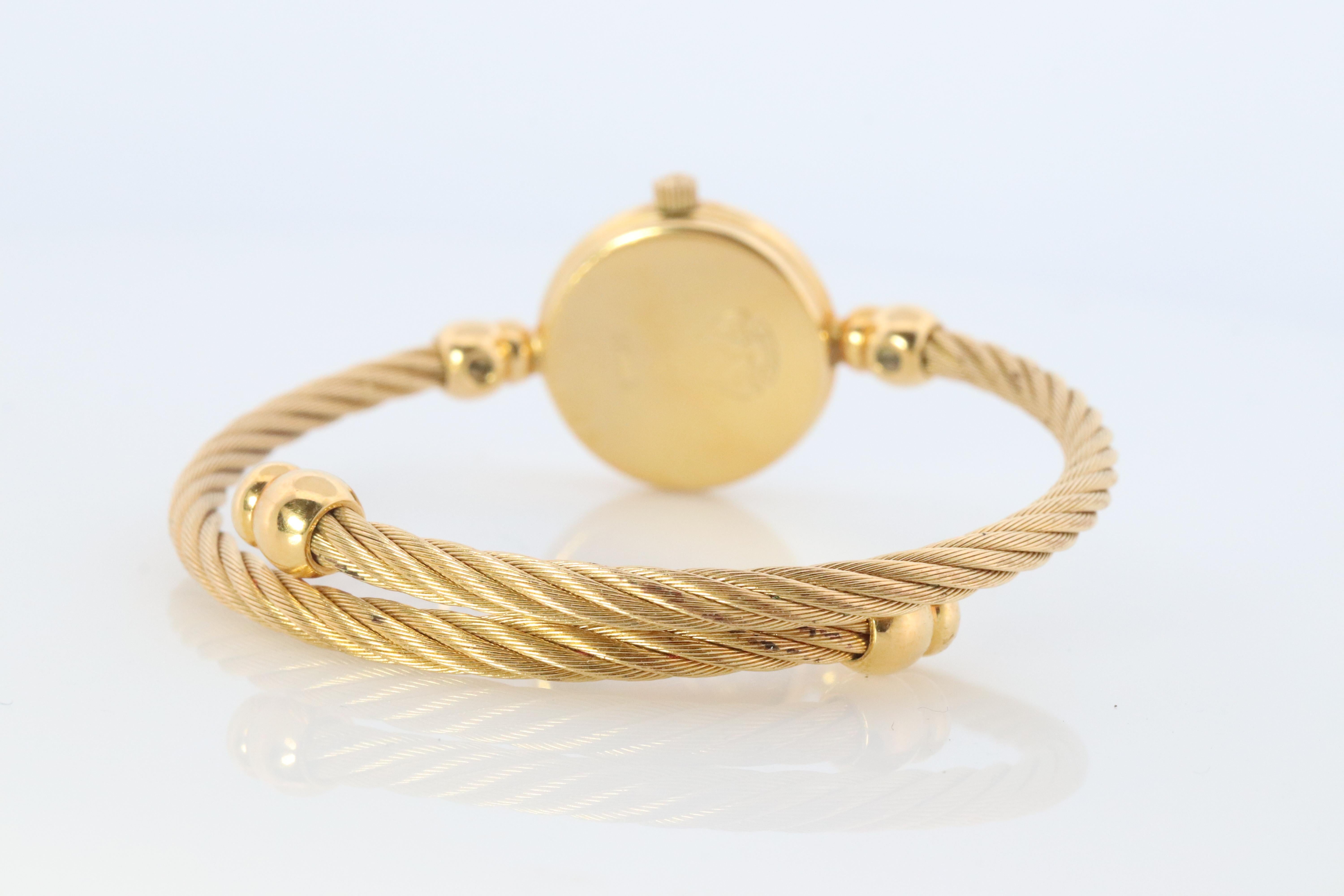 Women's Vintage GUCCI Quartz 2700.2.L  Watch. Gucci Ladies Bangle Gold Tone Wristwatch