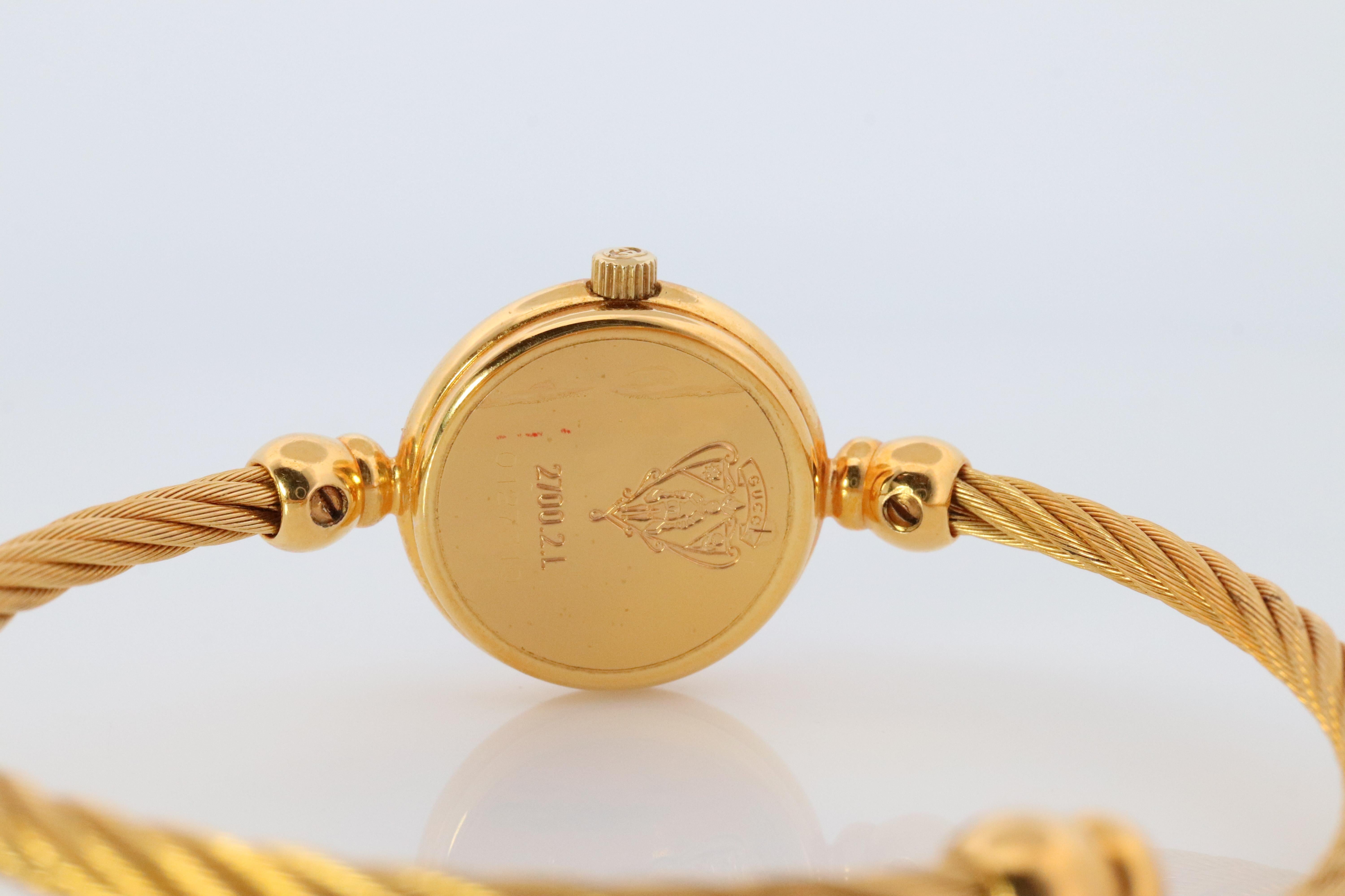Vintage GUCCI Quarz 2700.2.L, Vintage  Beobachten. Gucci Damen Armreif Goldton Armbanduhr 2