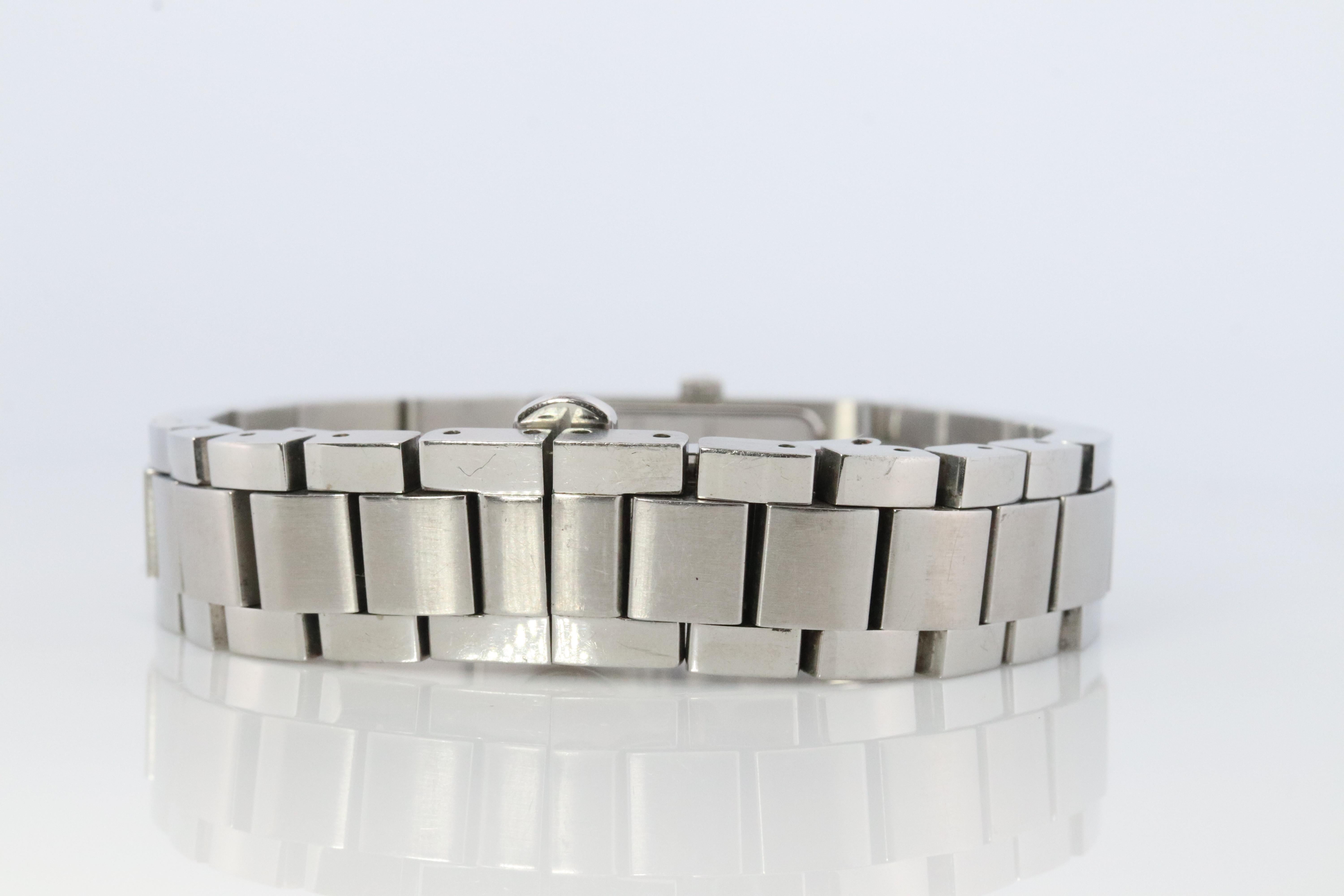 Round Cut Vintage GUCCI Quartz 4600L Watch. Gucci Diamond MOP Ladies. Box and Papers For Sale