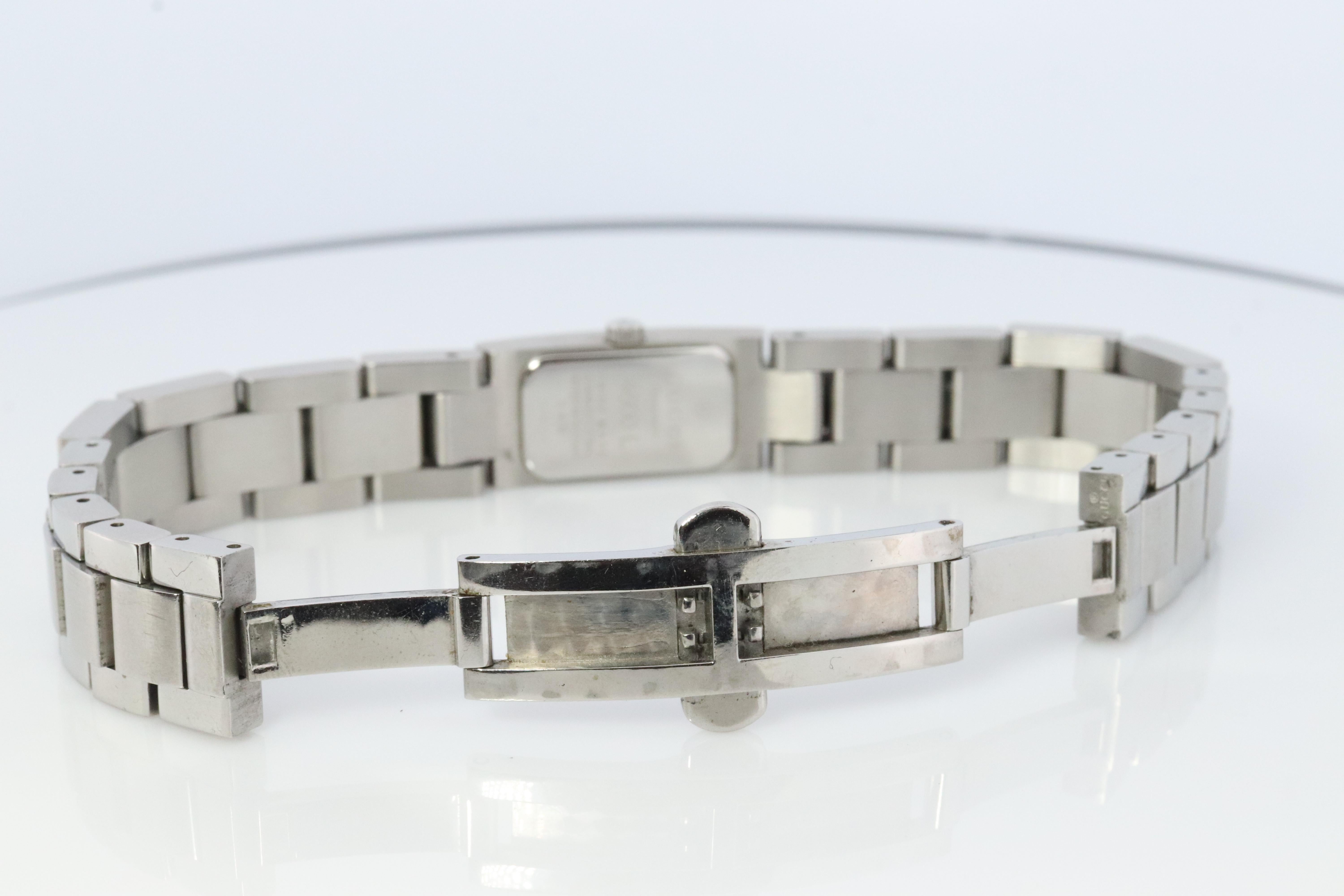 Vintage GUCCI Quartz 4600L Watch. Gucci Diamond MOP Ladies. Box and Papers In Good Condition For Sale In Port Charlotte, FL