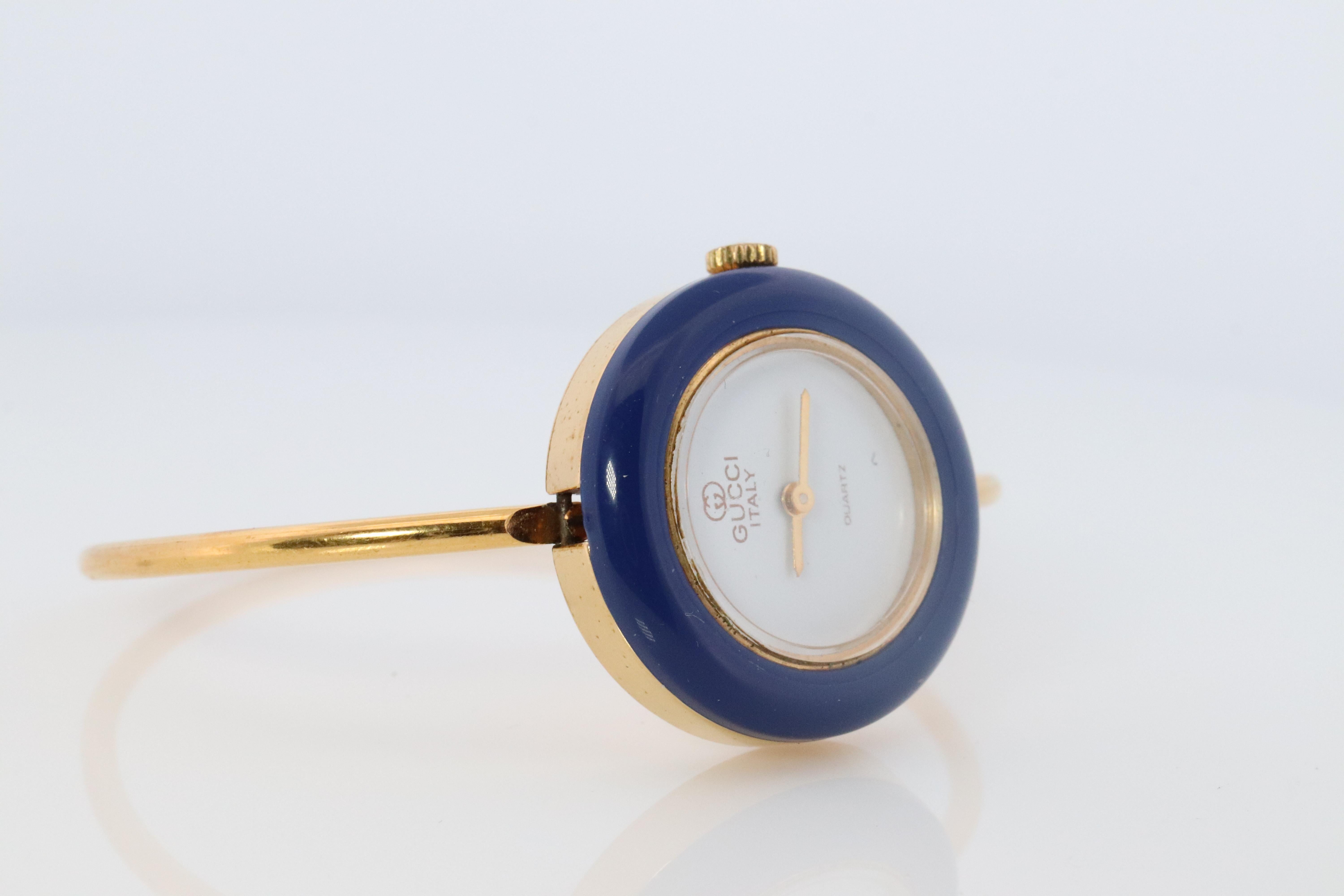 Orologio al quarzo Gucci vintage. RARO orologio Made in Italy Gucci Ladies Bangle Bezel In condizioni buone a Port Charlotte, FL