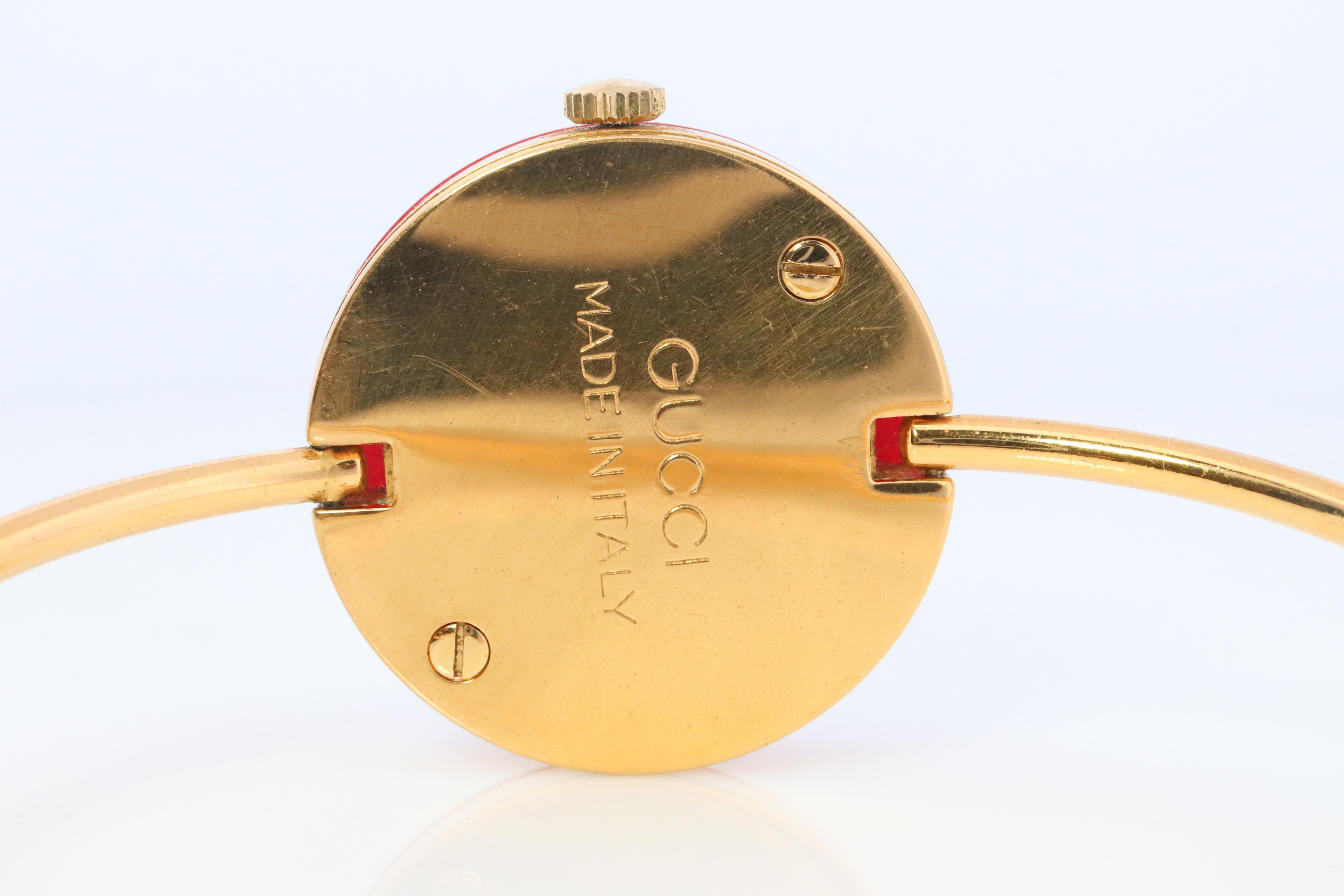 GUCCI Montre vintage à quartz. RARE Made in Italy Gucci Ladies Bangle Bezel montre 1