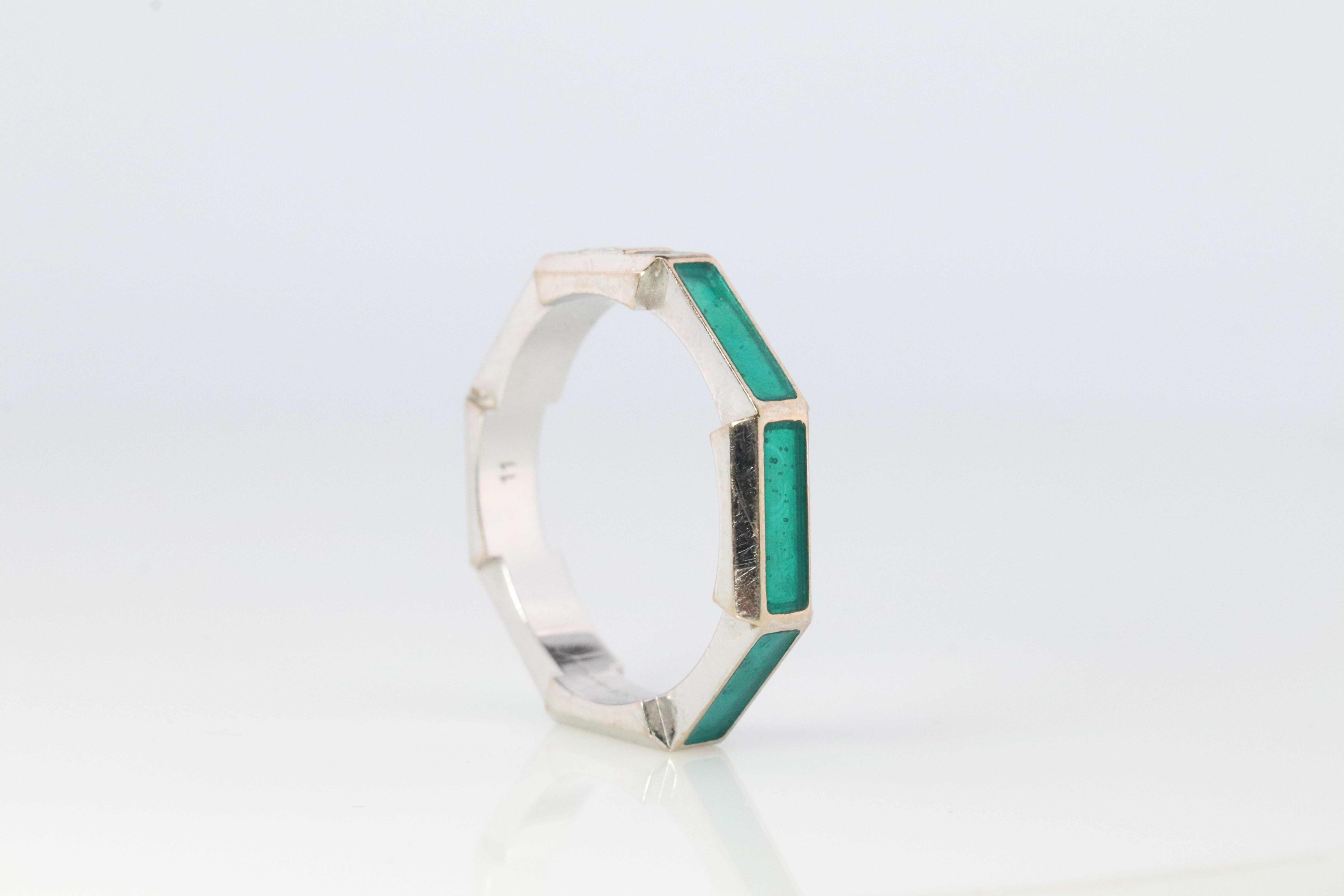 Moderne Bague GUCCI vintage en or blanc 18 carats à maillons en émail de diamants « Love Diamond » en vente