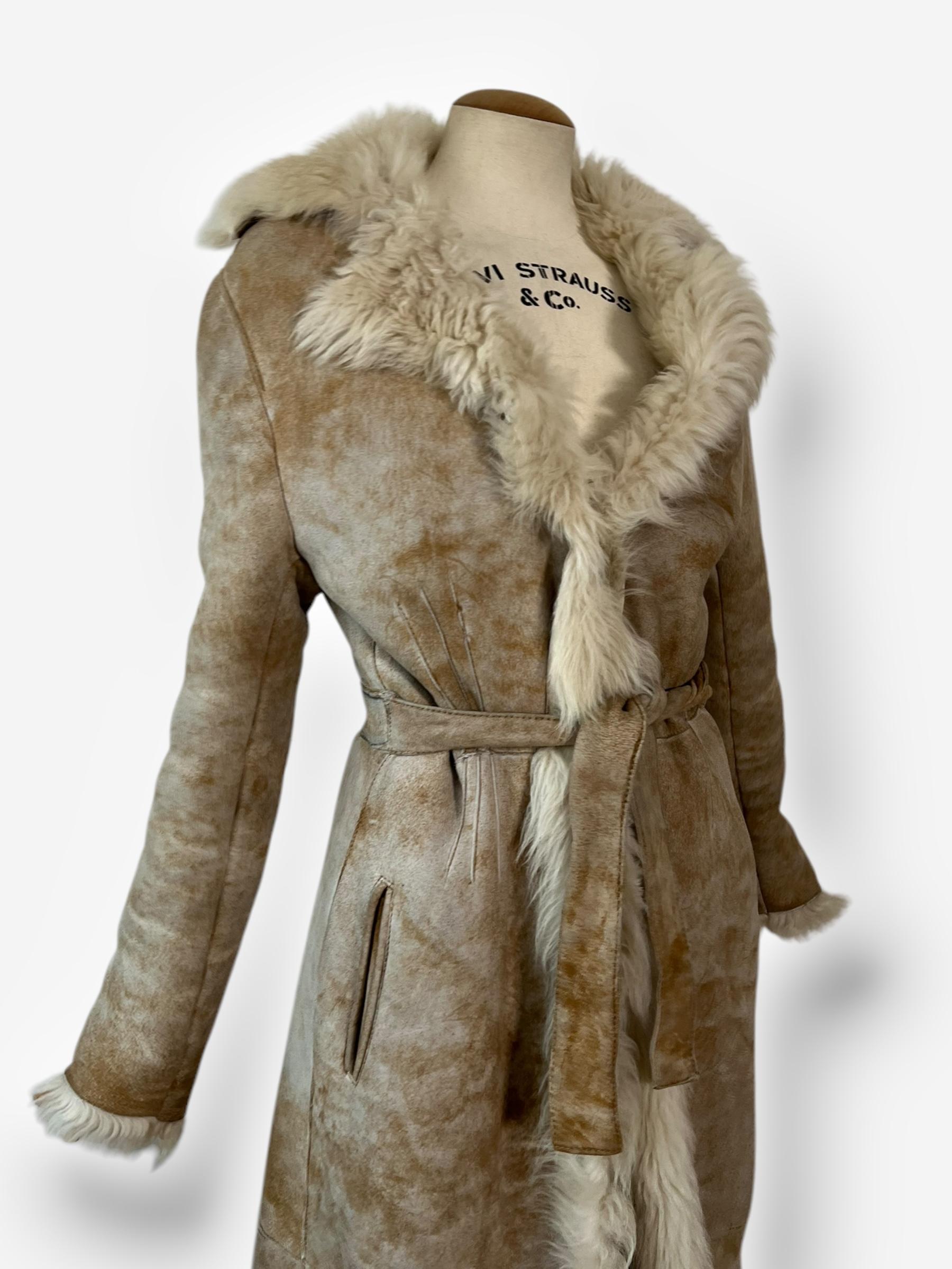 Vintage Gucci Shearling Long Coat In Good Condition For Sale In CAPELLE AAN DEN IJSSEL, ZH