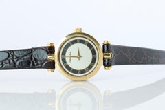 Vintage GUCCI Shelly Line Leather Watch Timepiece. 2000L Gucci Lane Black