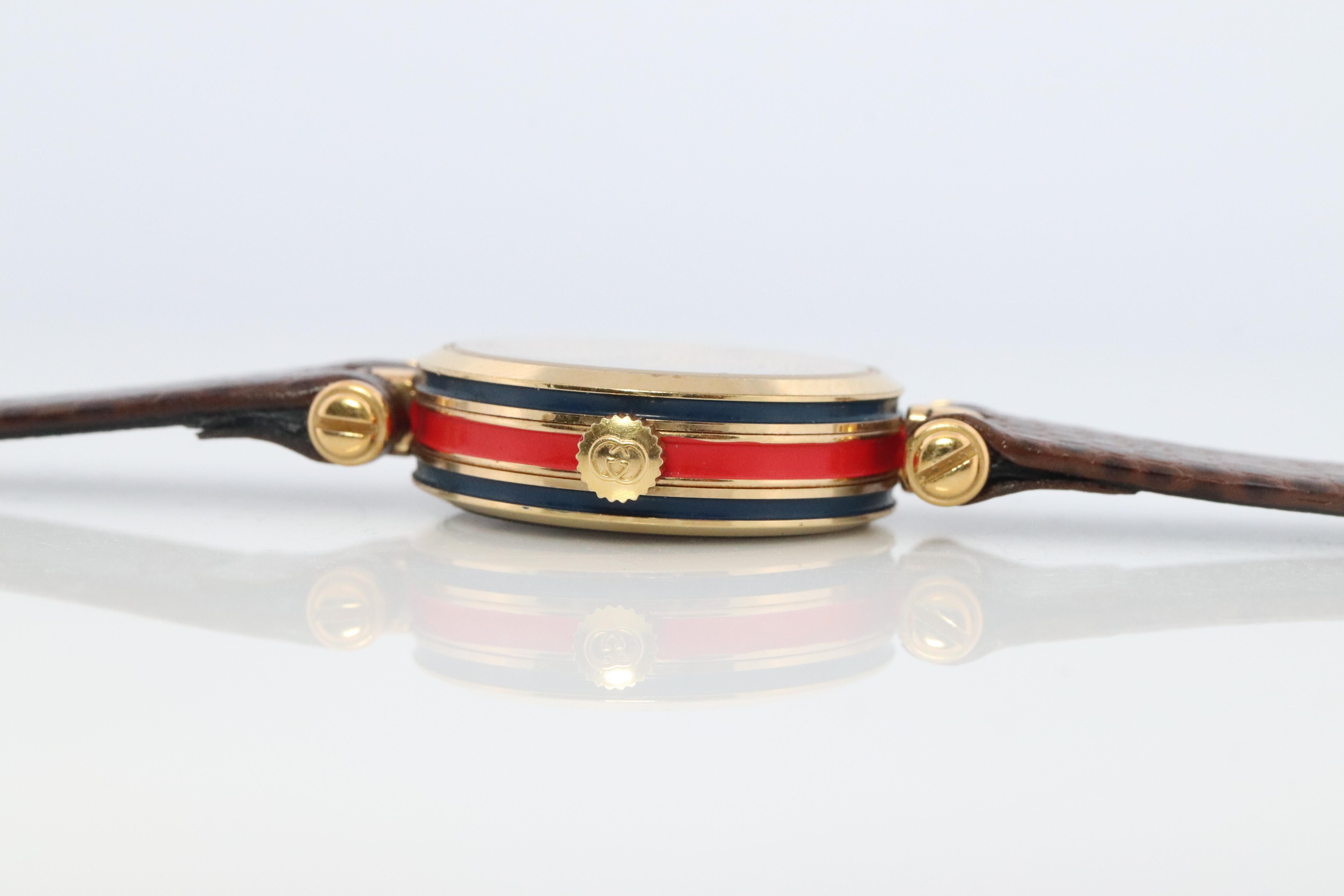Vintage GUCCI Shelly Line Leather Watch Timepiece. 2000L Gucci Lane Blue and Red 1