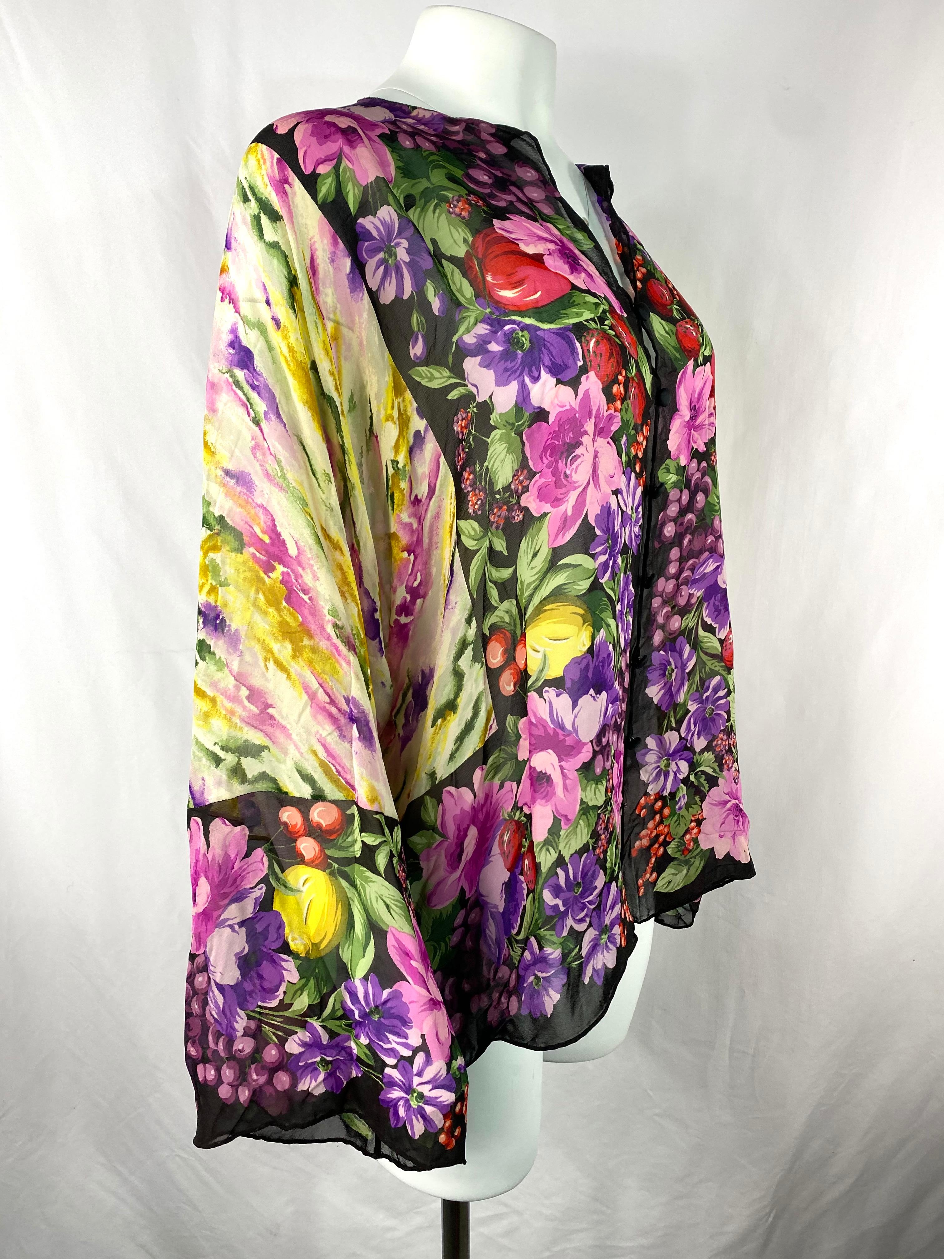 Vintage GUCCI Bluse aus Seide mit Blumenmuster in Multicolor & Schwarz im Zustand „Hervorragend“ im Angebot in Beverly Hills, CA