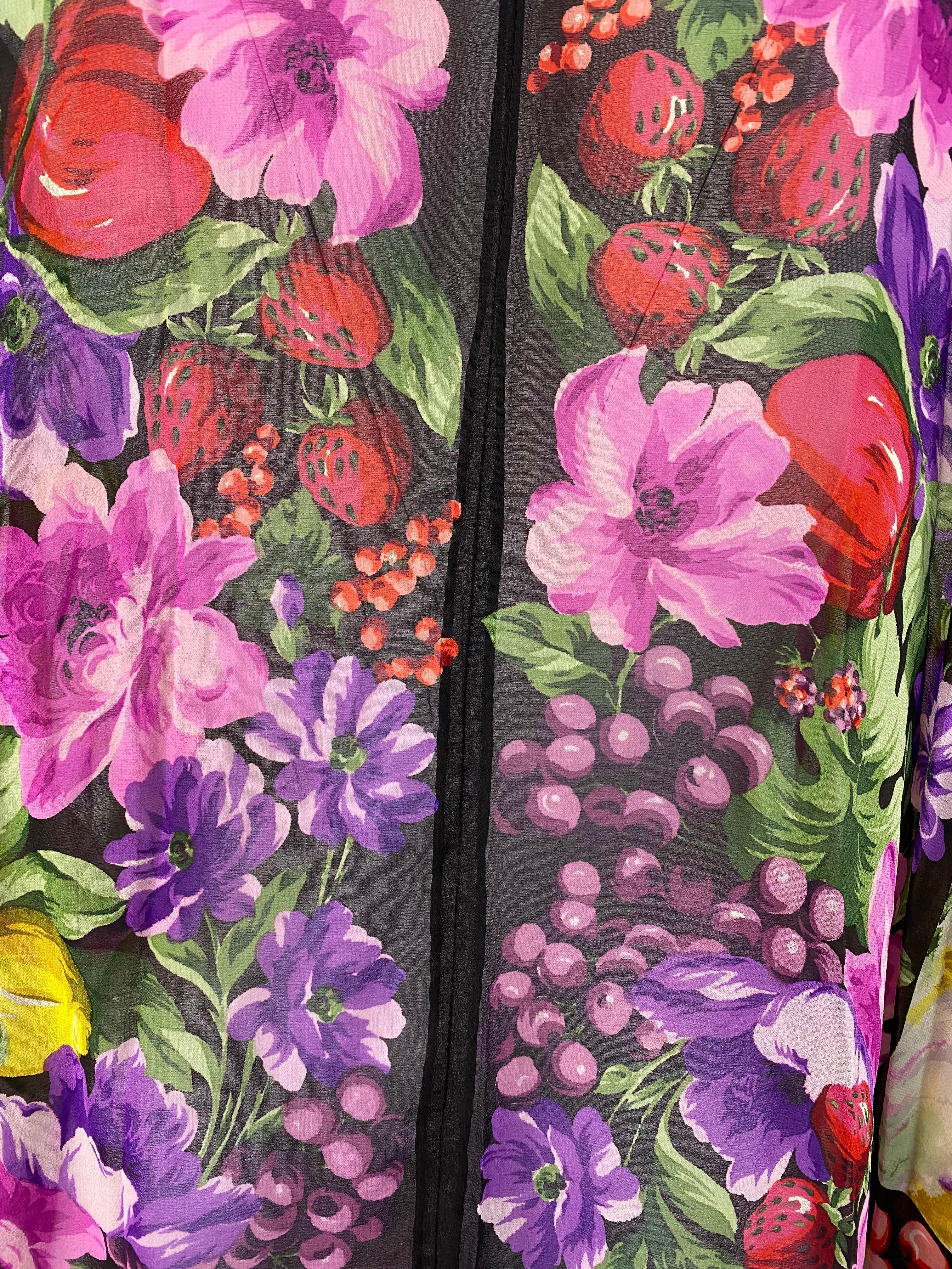 Vintage GUCCI Bluse aus Seide mit Blumenmuster in Multicolor & Schwarz im Angebot 2