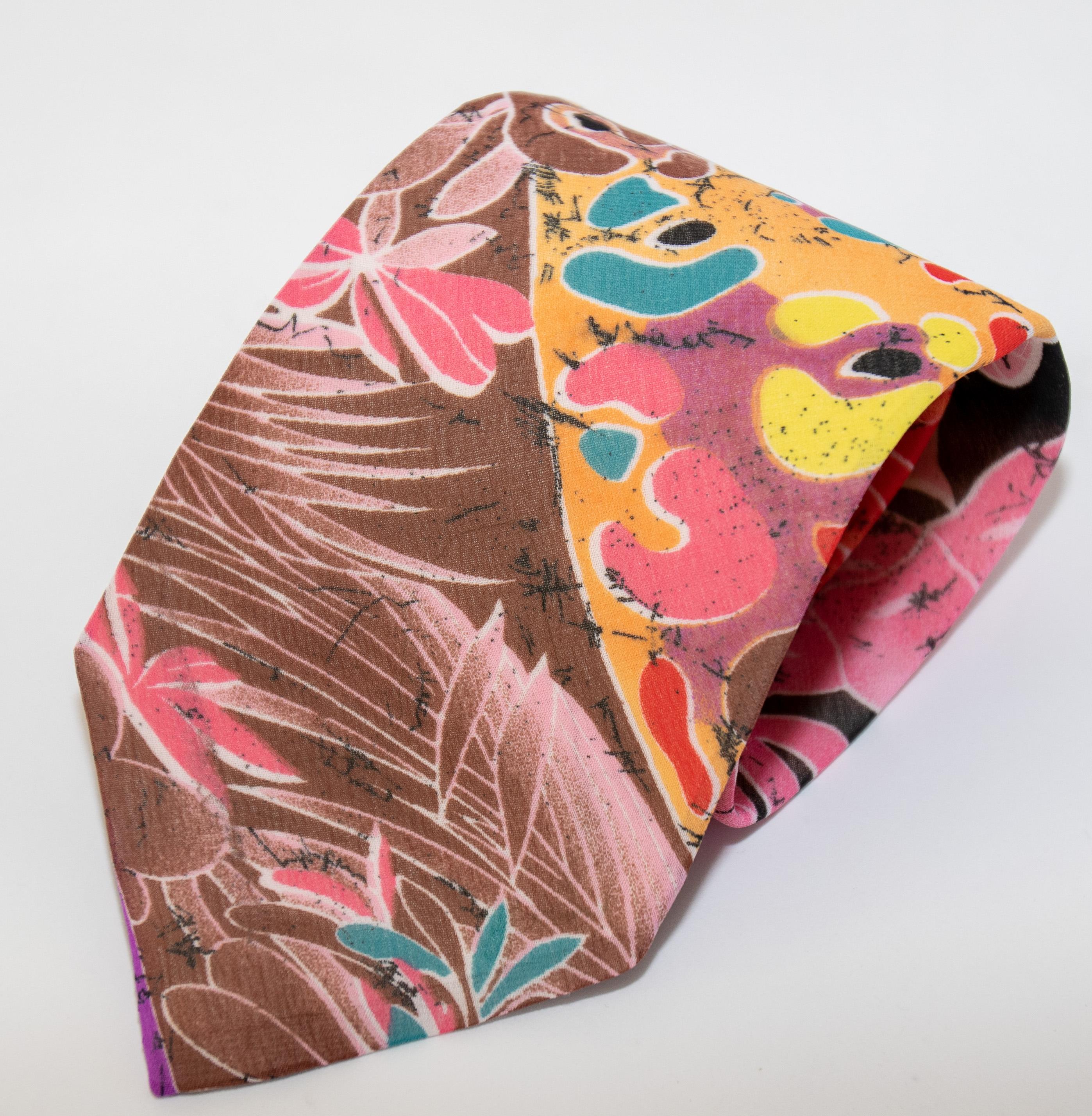 1990s GUCCI Silk Tie Abstract Design Italy 9