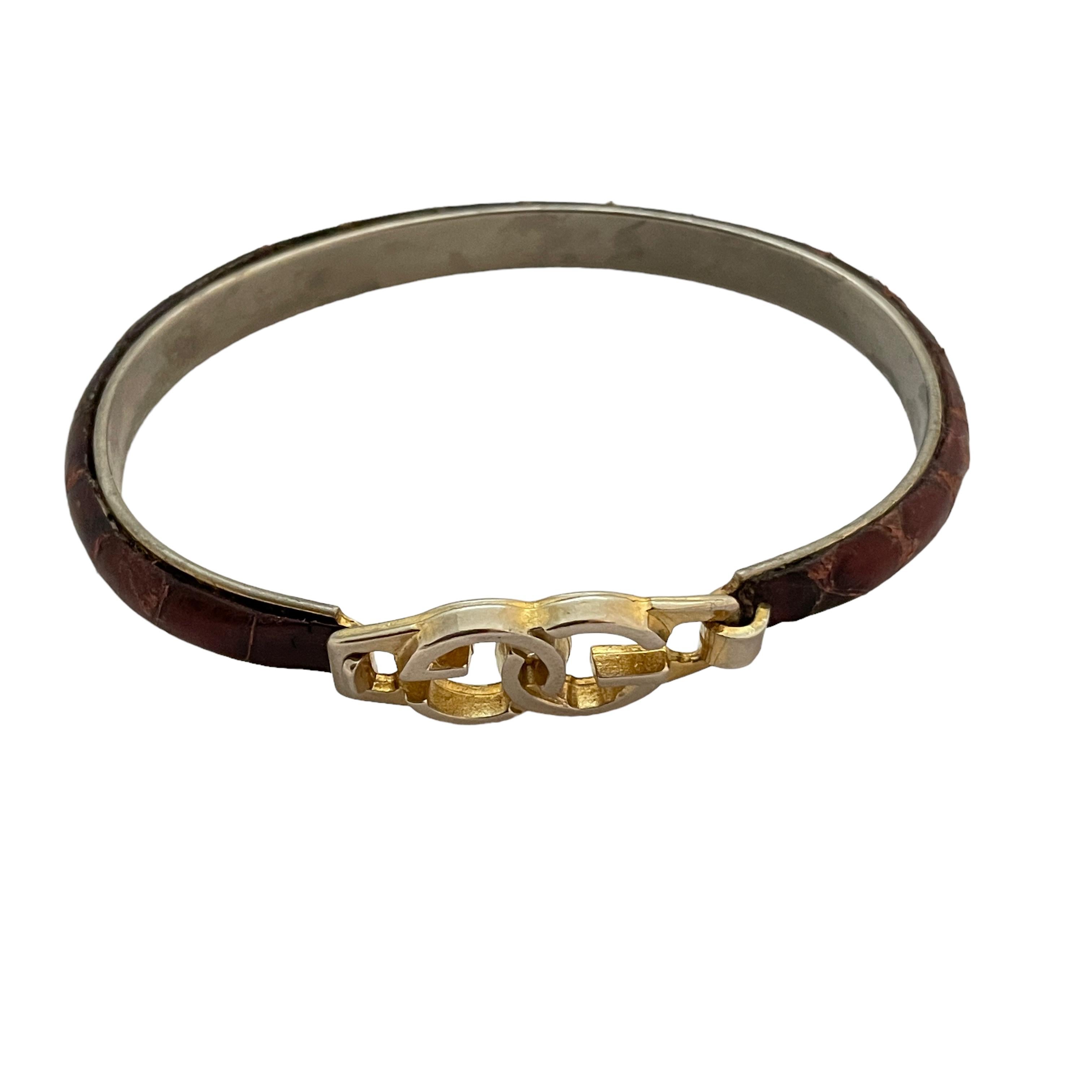 GUCCI, bracelet de défilé vintage en peau de serpent avec logo GG argenté Bon état - En vente à Palos Hills, IL