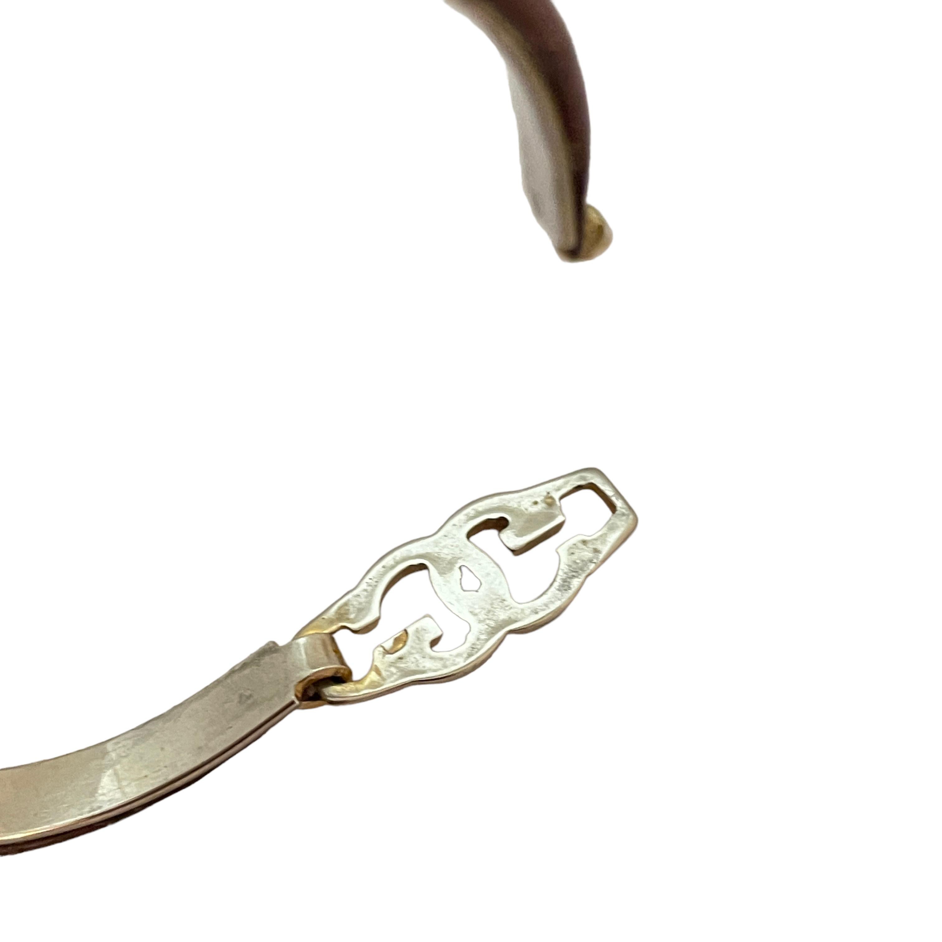 GUCCI, bracelet de défilé vintage en peau de serpent avec logo GG argenté en vente 1