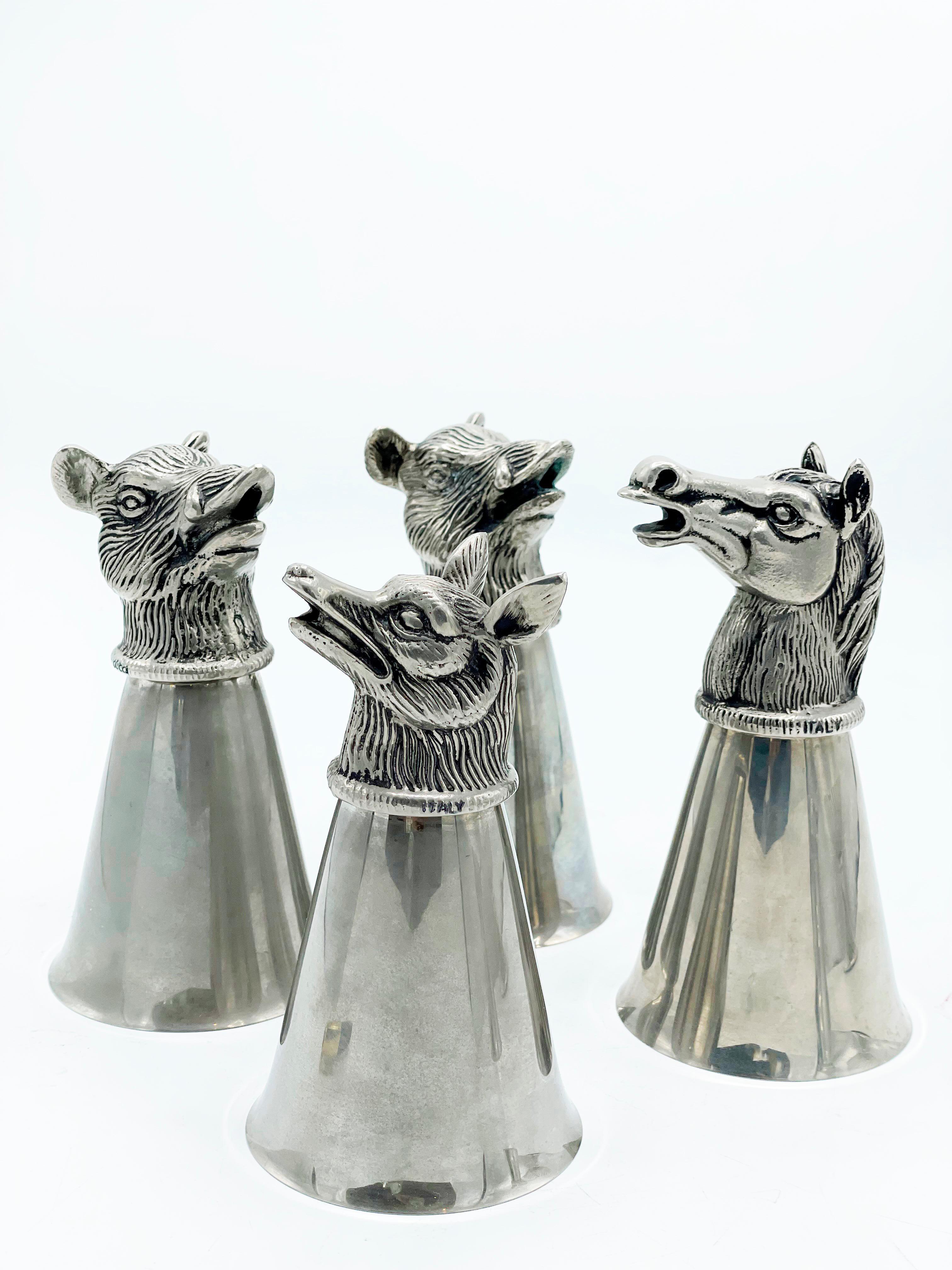 Set of four silver plated animal heads animals, goblets, cups, made in Italy.
signed: Gucci, ITALY.
The set includes 2 wild boars, 1 horse and 1 fox.
The fox's cup is smaller.


Creator: Gucci
Dimensions:
Height: 15.5 cm
Diameter: 8 cm

Height: 14