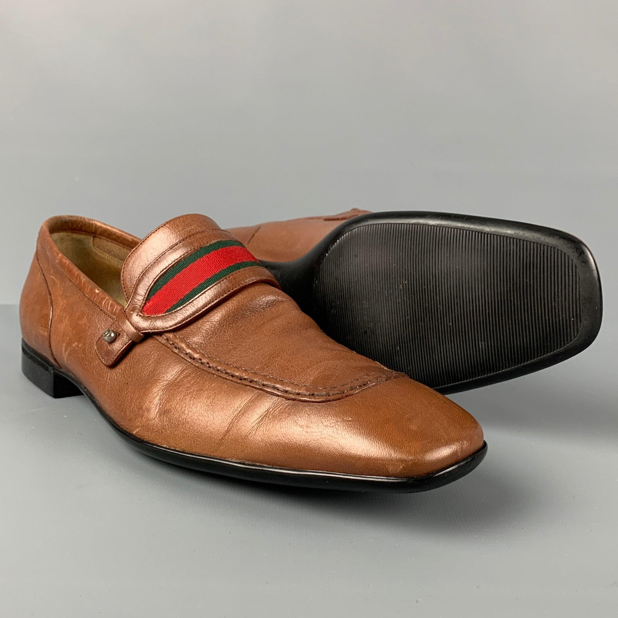 Vintage GUCCI Size 7.5 Tan Green Red Slip On Loafers In Good Condition For Sale In San Francisco, CA