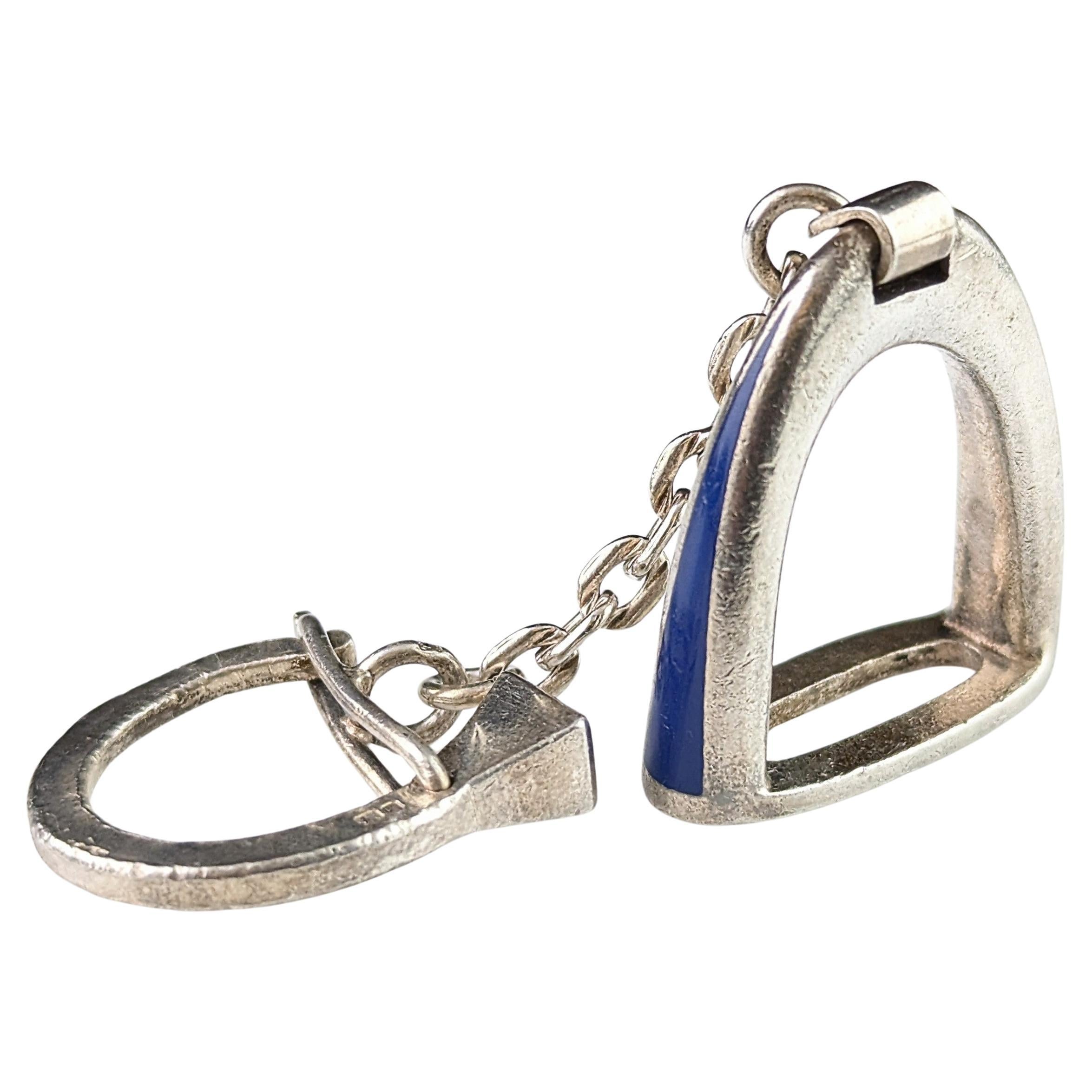 Schlüsselanhänger aus Sterlingsilber und Emaille von Gucci, Anhänger, Steigbügel und Nagel