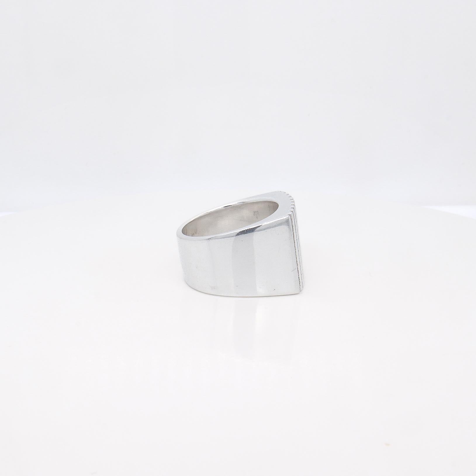 Vintage Gucci Sterling Silver Grooved Rectangular Signet Ring 5