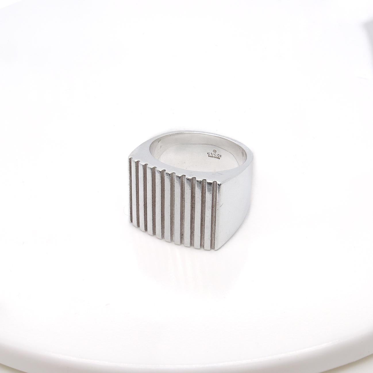 Vintage Gucci Sterling Silver Grooved Rectangular Signet Ring 6