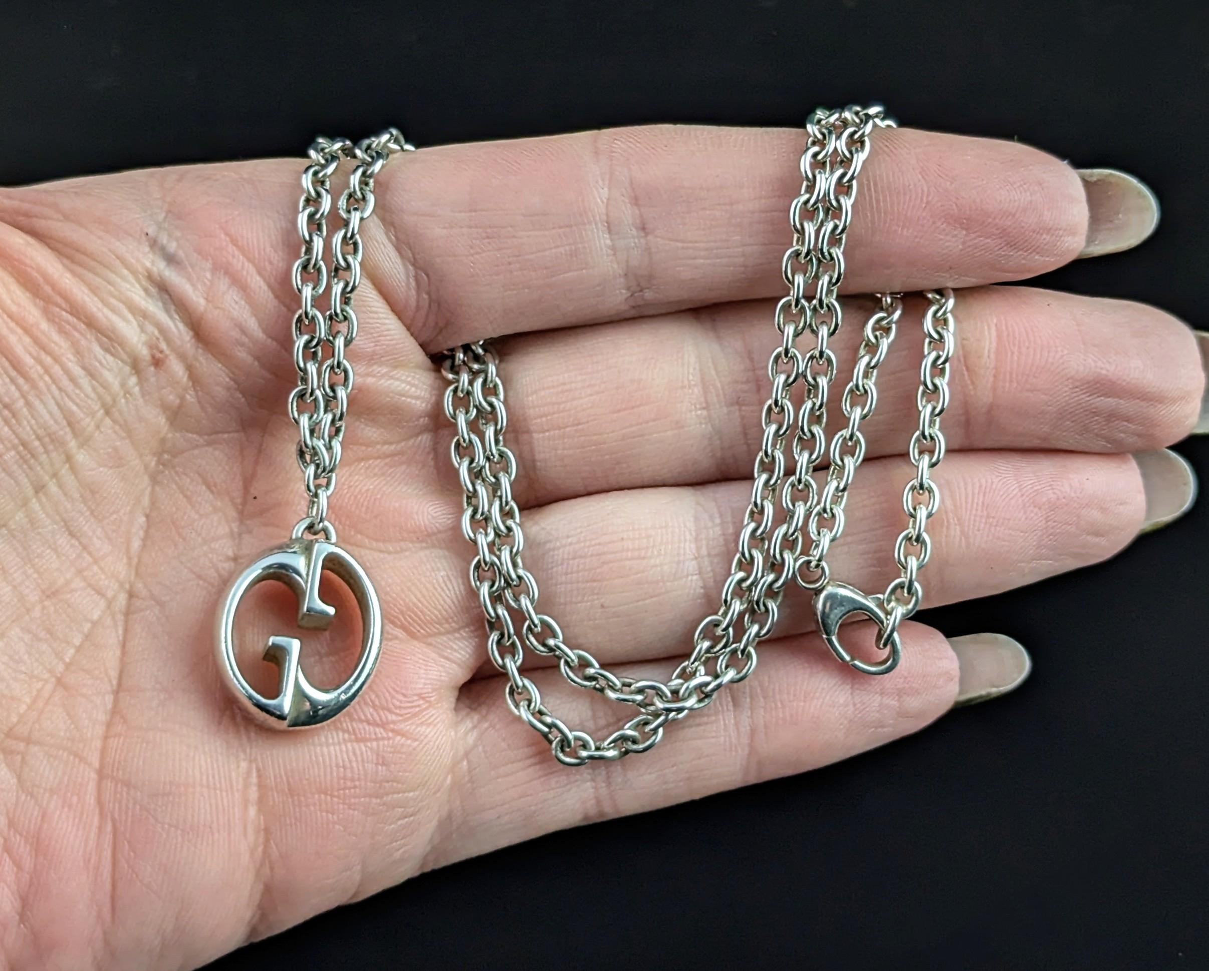 Women's or Men's Vintage Gucci sterling silver interlocking G pendant necklace, silver chain For Sale