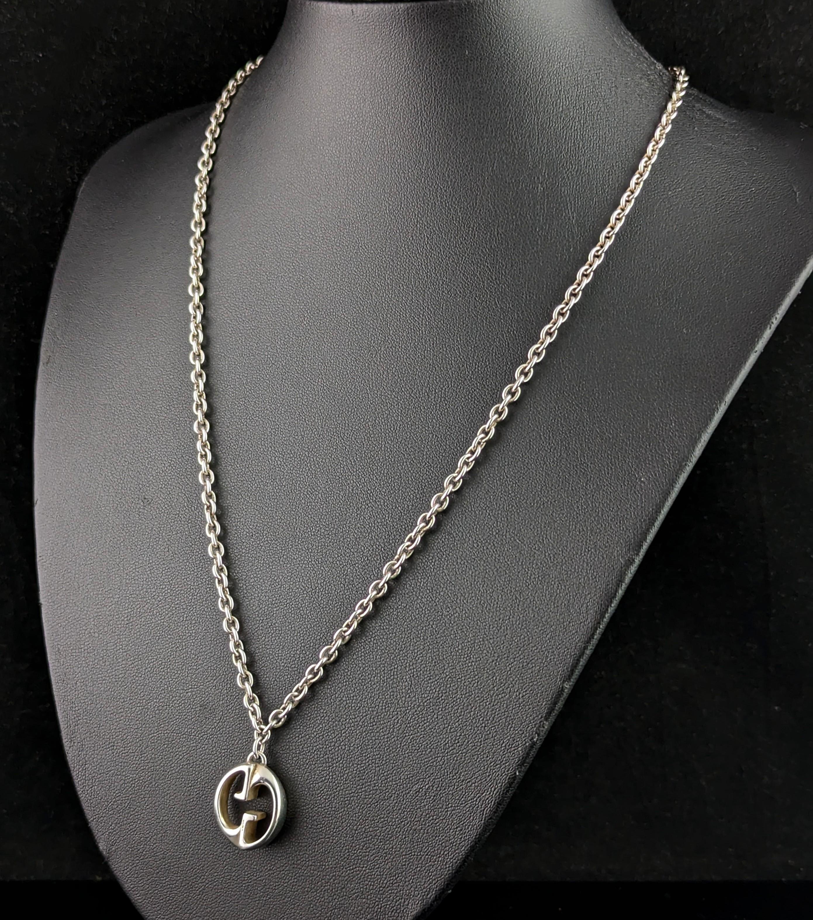 Vintage Gucci sterling silver interlocking G pendant necklace, silver chain For Sale 3