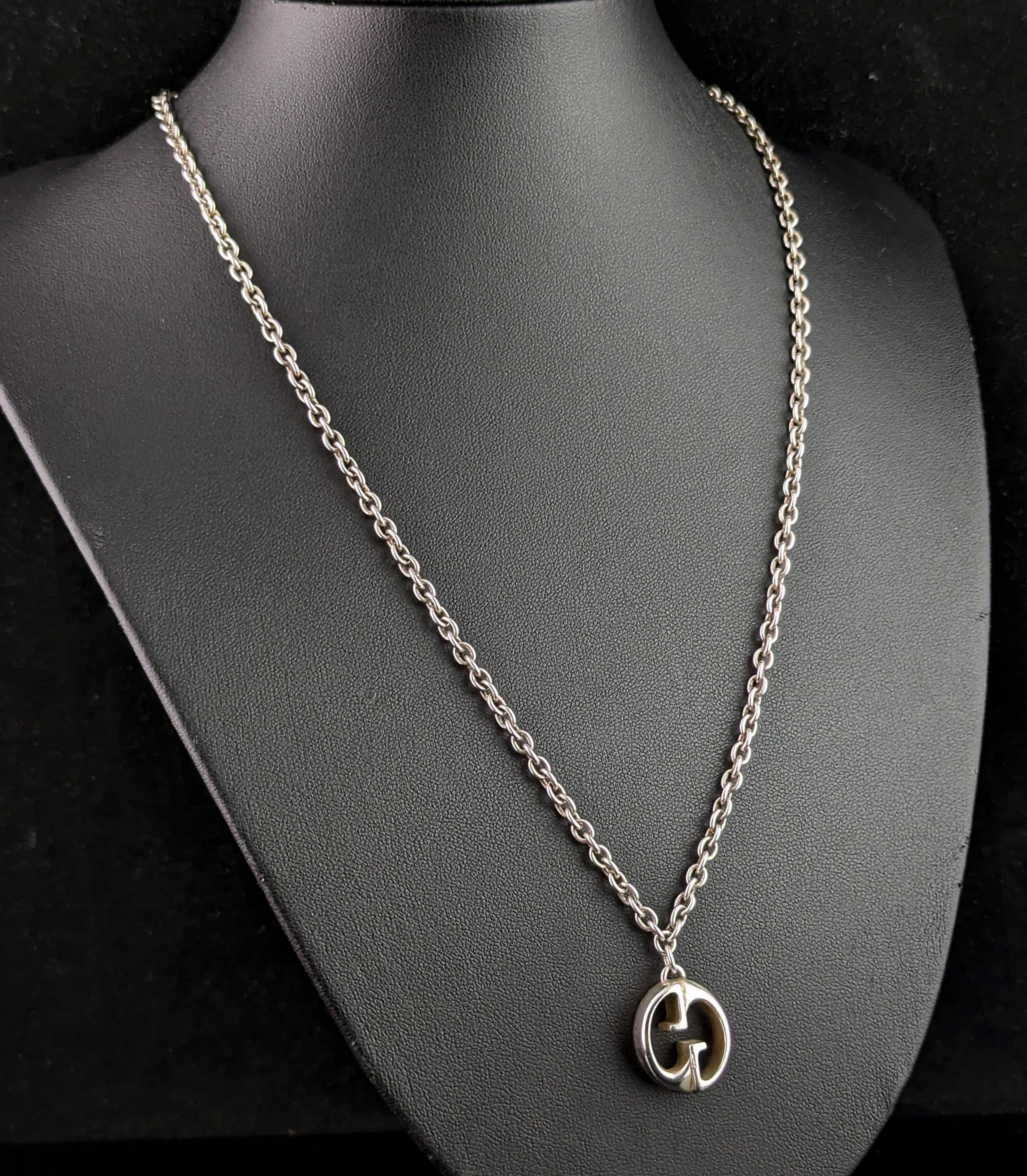 Vintage Gucci sterling silver interlocking G pendant necklace, silver chain For Sale 4
