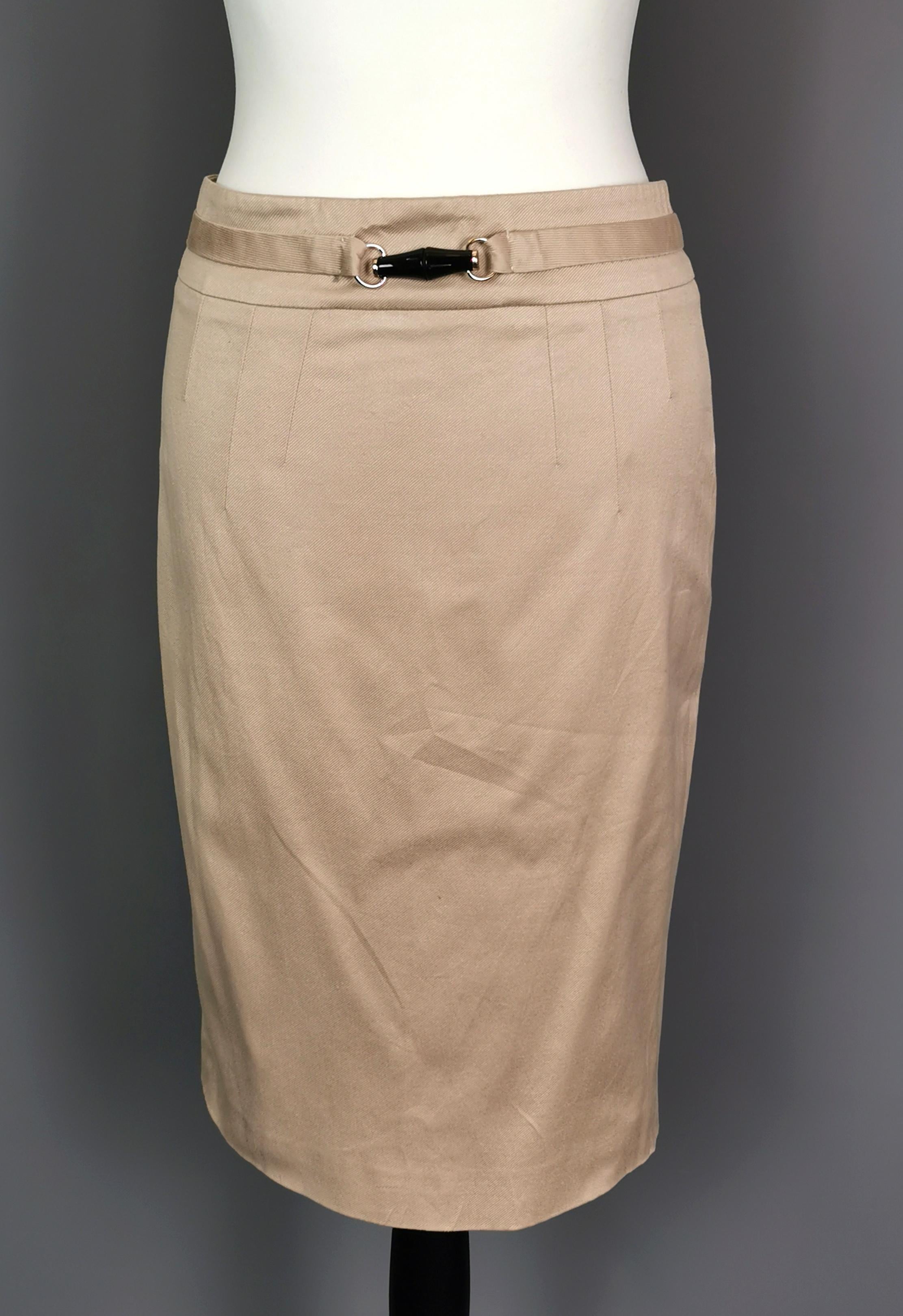 Vintage Gucci Tom Ford bamboo trim pencil skirt  In Good Condition For Sale In NEWARK, GB