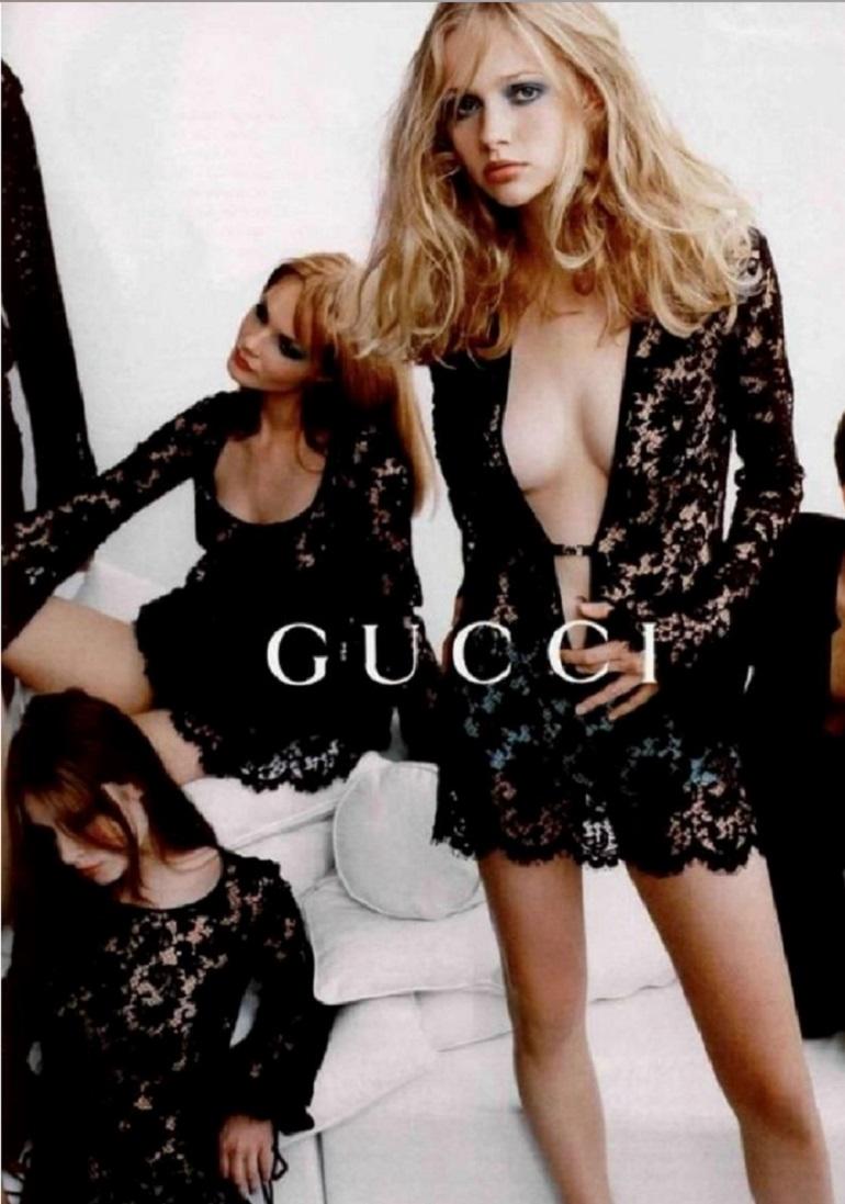 vintage GUCCI TOM FORD SS96 runway black lace scoop flare sleeve mini dress S 
Reference: TGAS/A02789 
Brand: Gucci 
Designer: Tom Ford 
Collection: Spring Summer 1996 Runway 
Material: Lace 
Color: Black 
Pattern: Other 
Closure: Zip 
Extra Detail: