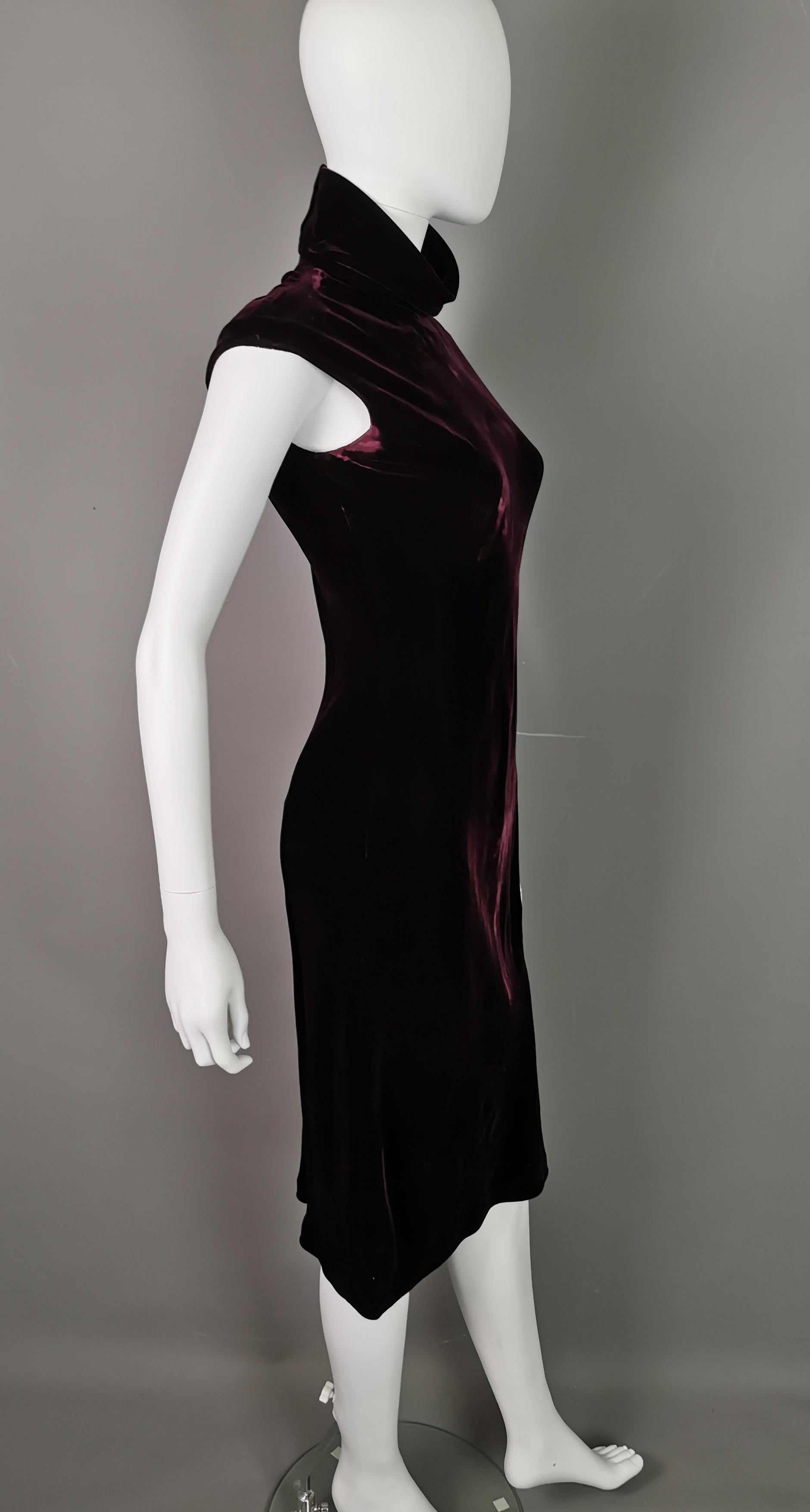 Vintage Gucci Tom Ford velvet dress, Burgandy, high neck  For Sale 7
