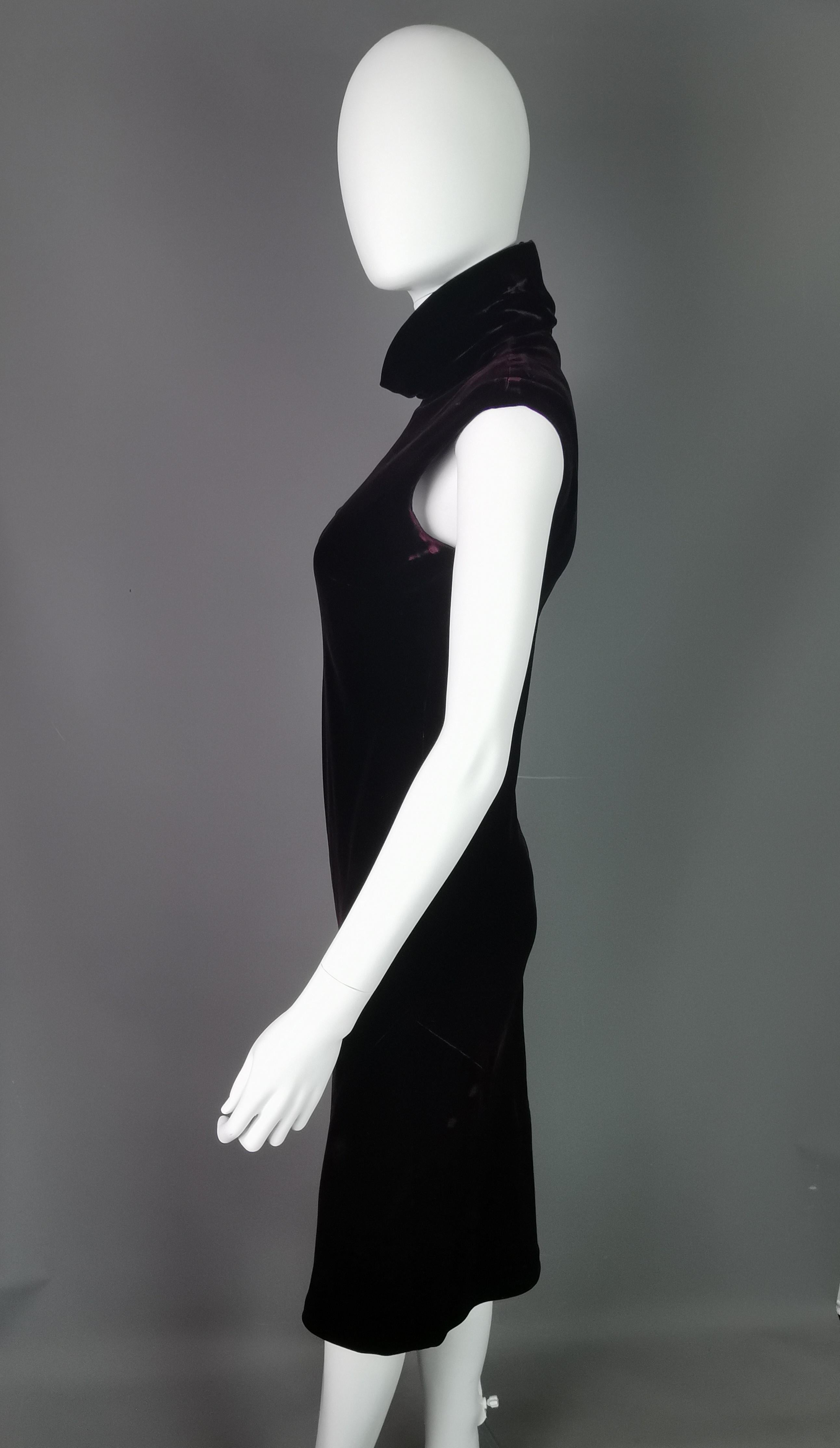 Vintage Gucci Tom Ford velvet dress, Burgandy, high neck  For Sale 9