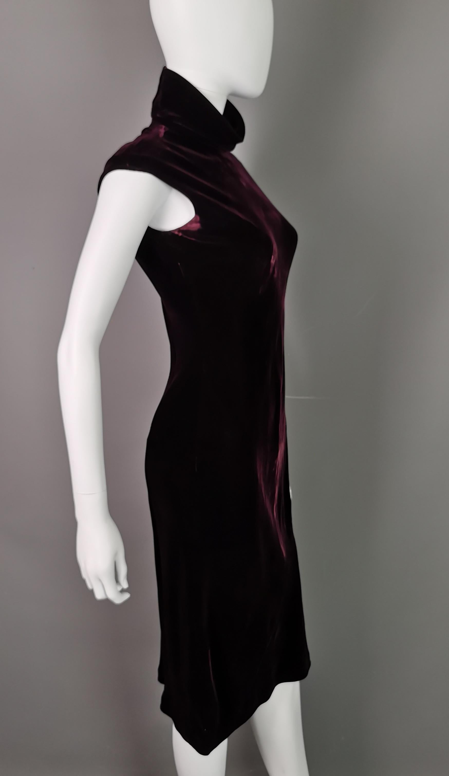 Vintage Gucci Tom Ford velvet dress, Burgandy, high neck  In Good Condition For Sale In NEWARK, GB