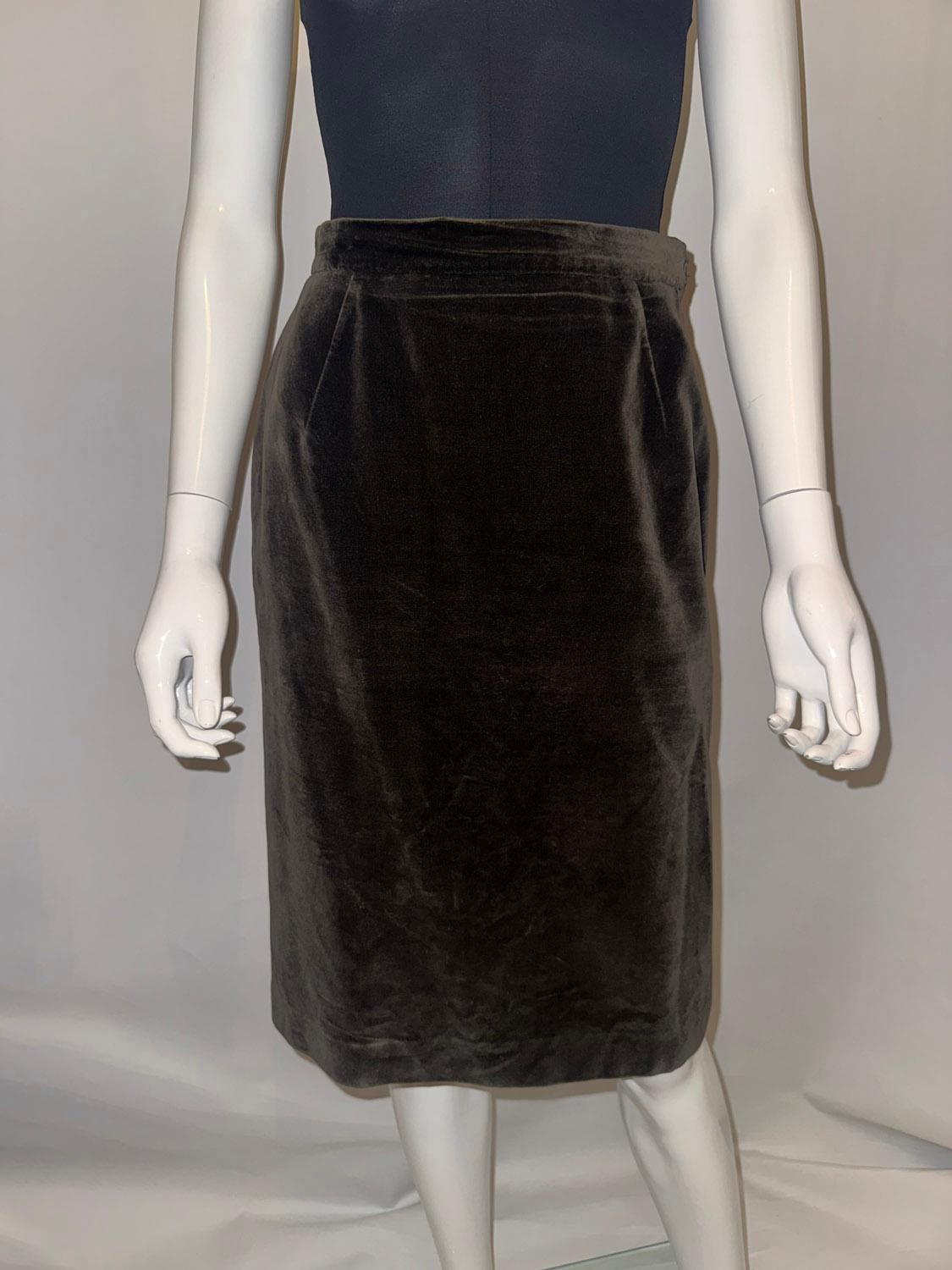 Vintage Gucci  Jupe en velours Bon état - En vente à London, GB