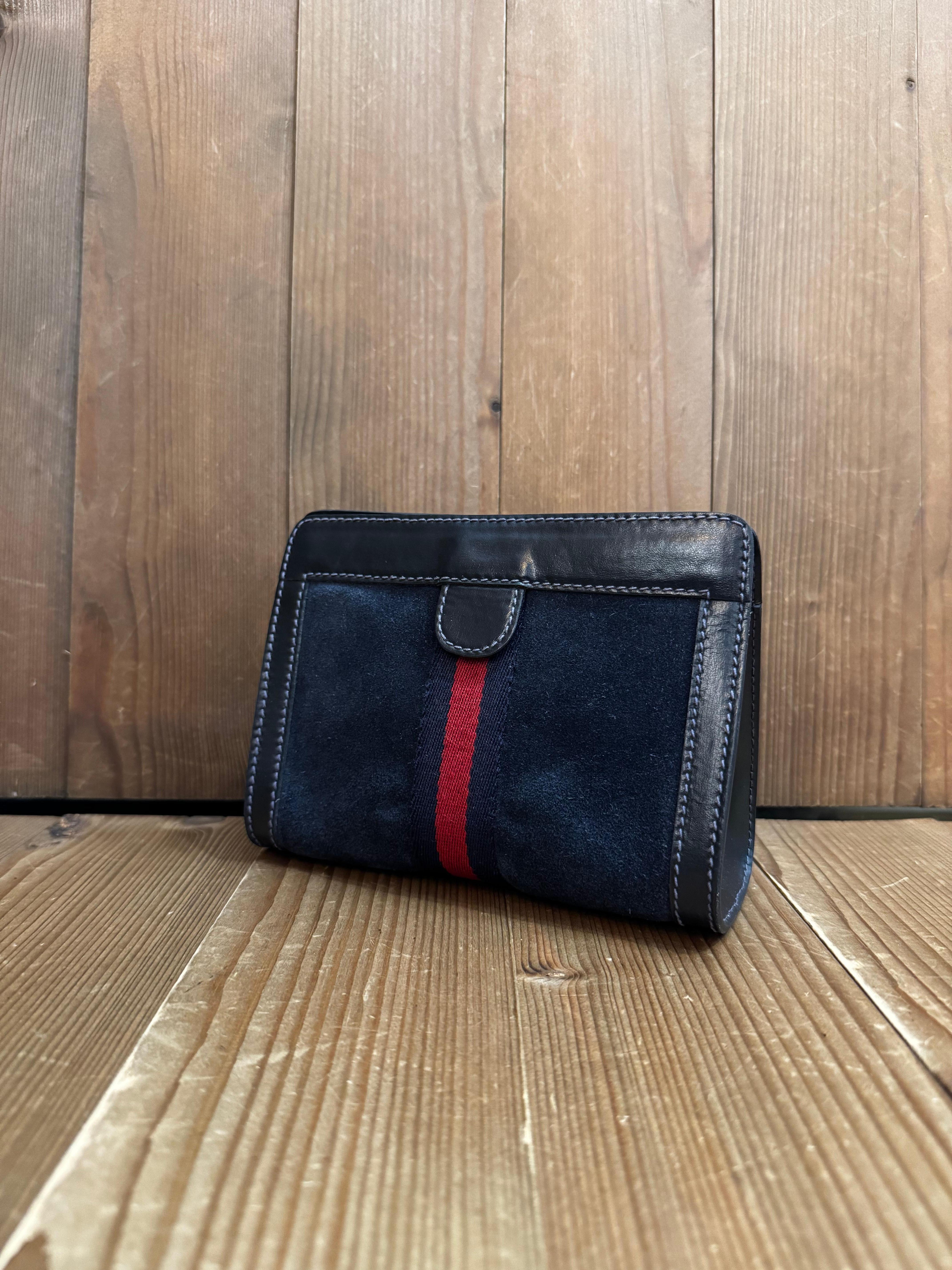 Vintage GUCCI Web Nubuck Leather Vanity Pouch Clutch Bag Small Navy Bon état à Bangkok, TH