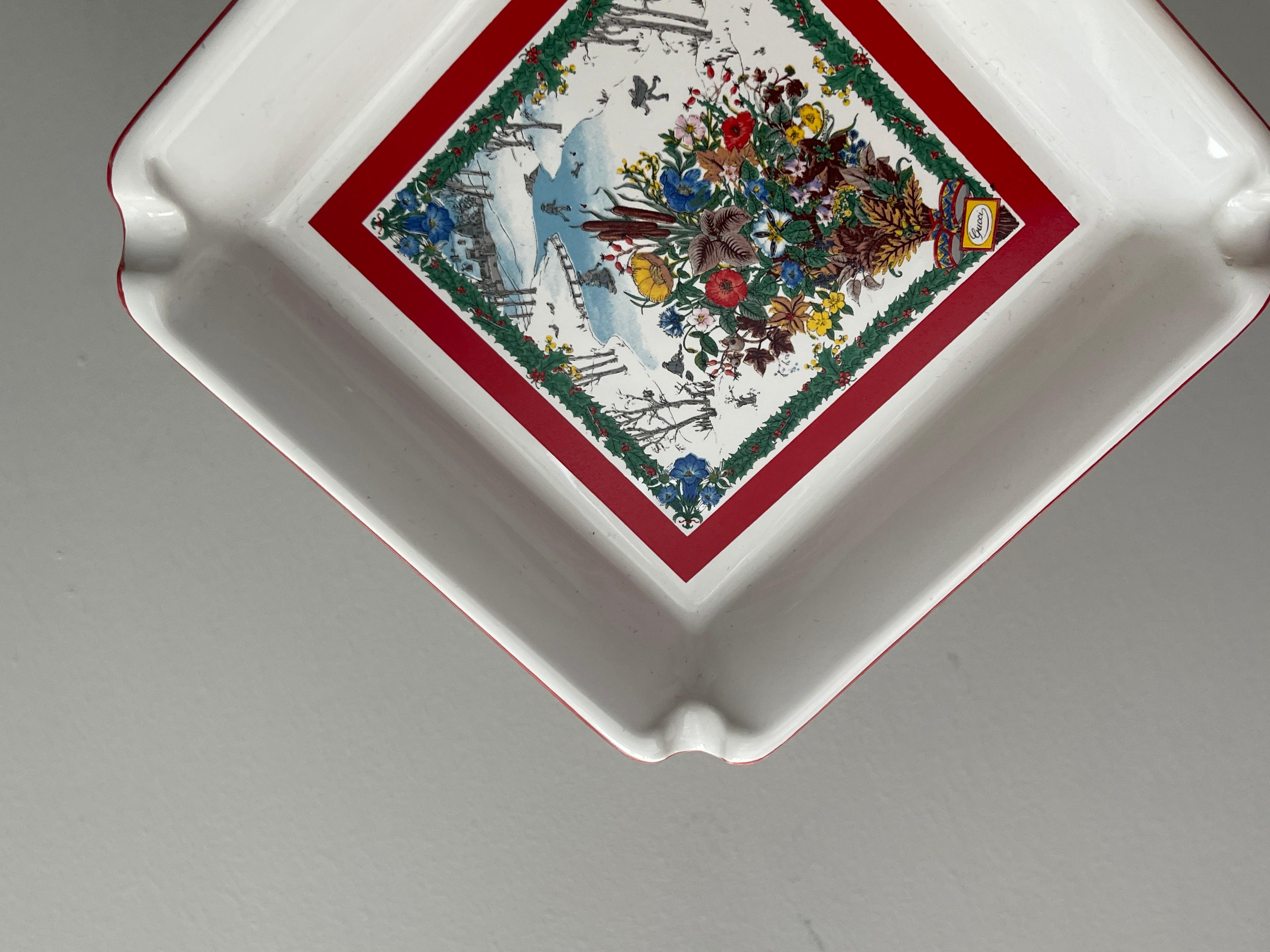 Women's or Men's Vintage Gucci Winter Blooms Print Large Ashtray For Sale
