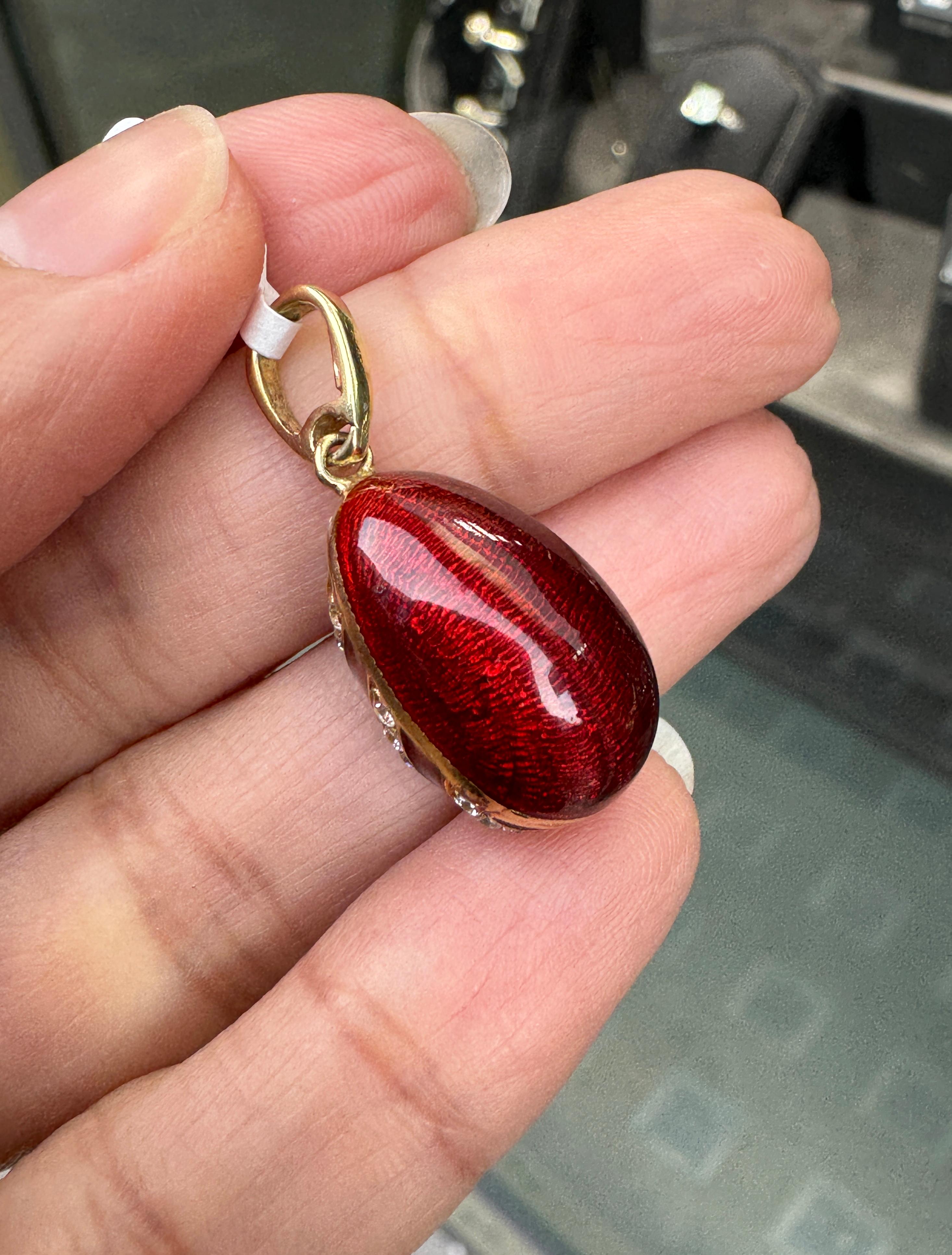 Vintage Guilloché Red Enamel and 14 Carat Yellow Gold Egg Charm 1