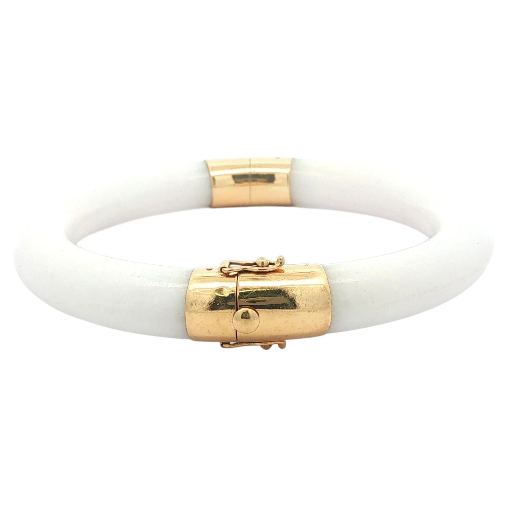 Pulsera brazalete con bisagra Vintage Gump's de oro de 14 quilates GIA Arco "A" de jade blanco Fei Cui en venta