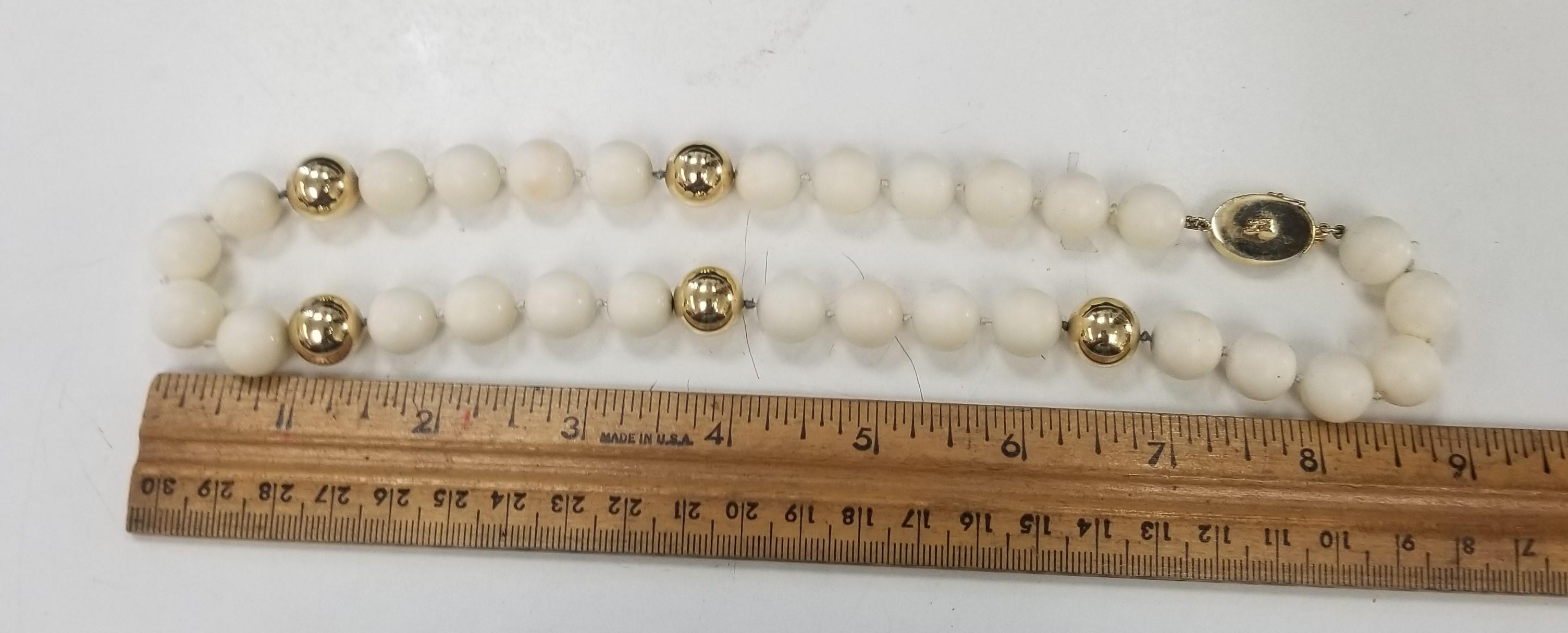 Vintage Gump's White Coral 14K Yellow Gold 12mmBead Necklace Fine Estate Jewelry In Excellent Condition For Sale In Los Angeles, CA